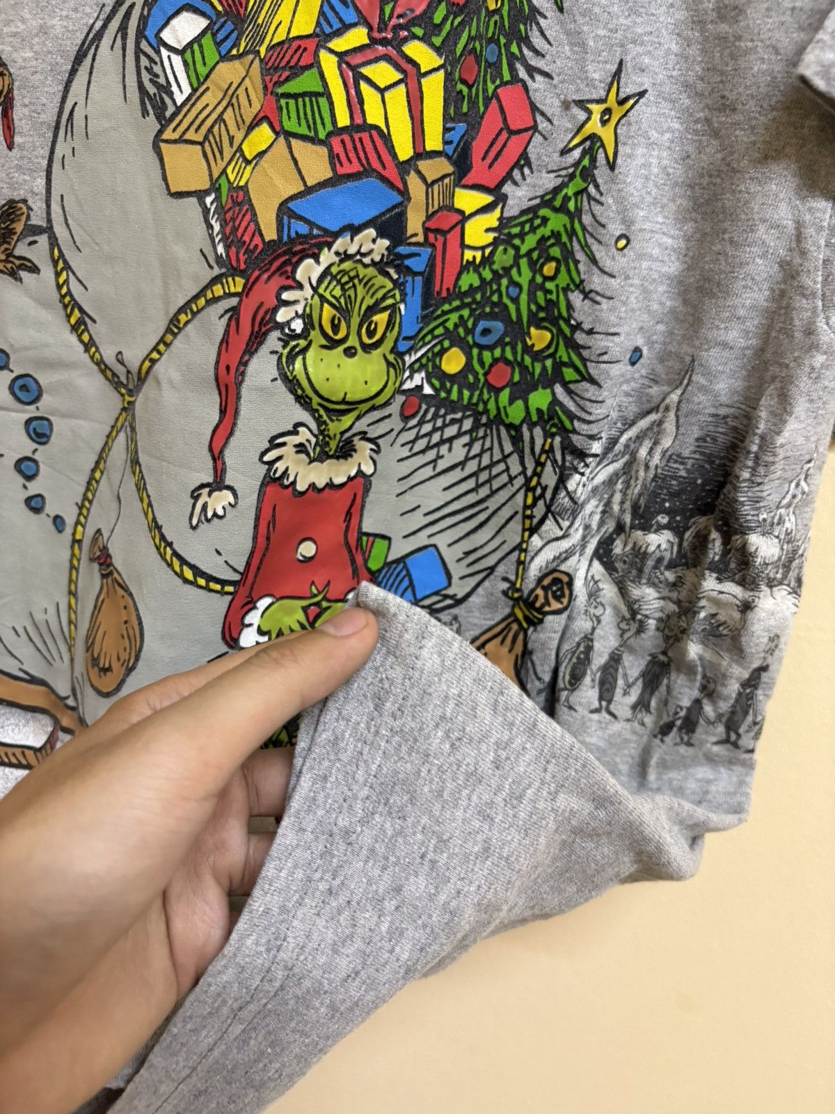Cartoon Network Vintage The Grich Dr Seuss Cartoon Movie Disney Chrismas Size US M / EU 48-50 / 2 - 11 Thumbnail