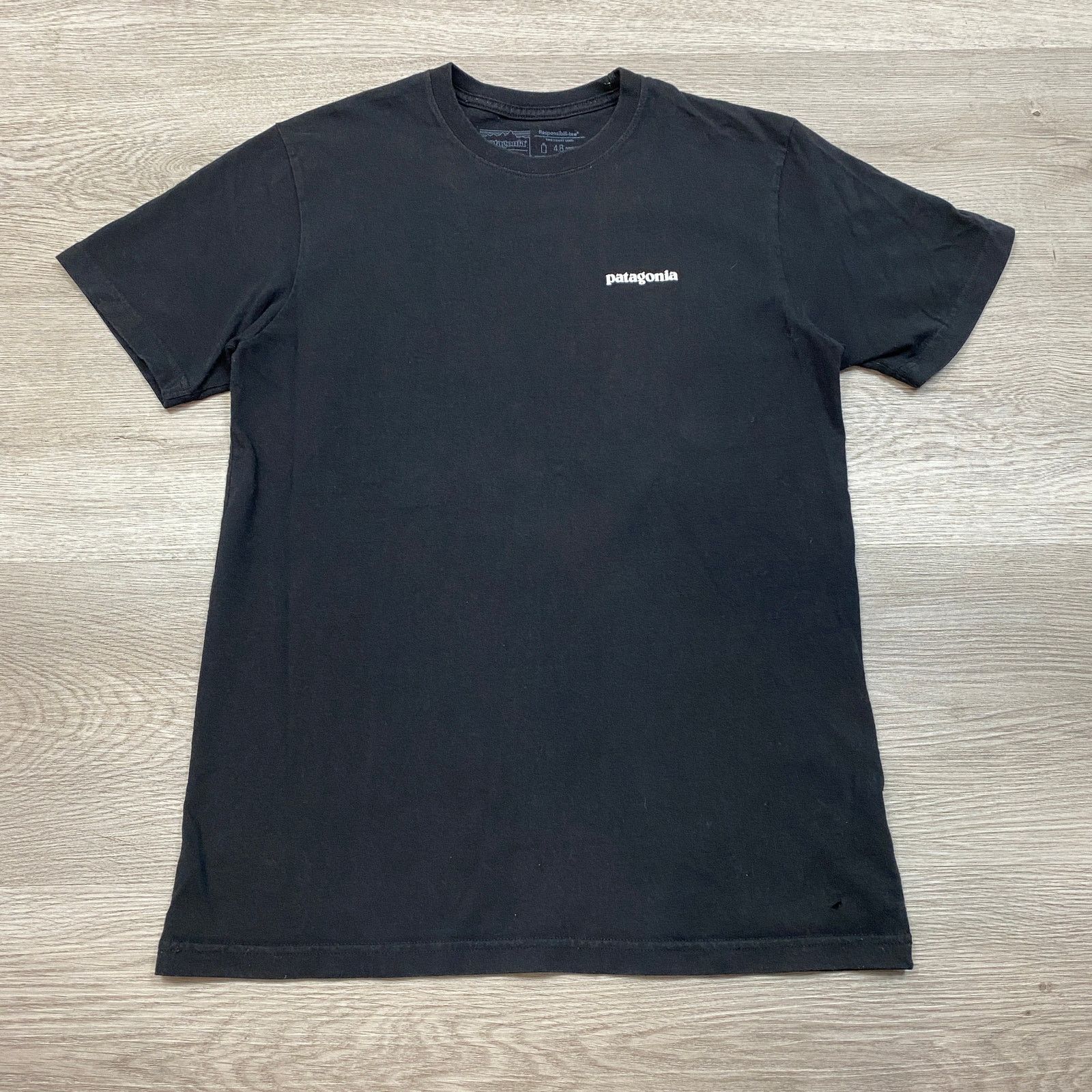 Patagonia Patagonia P-6 Logo Responsibili-Tee Regular Fit Shirt Mens M Size US M / EU 48-50 / 2 - 2 Thumbnail
