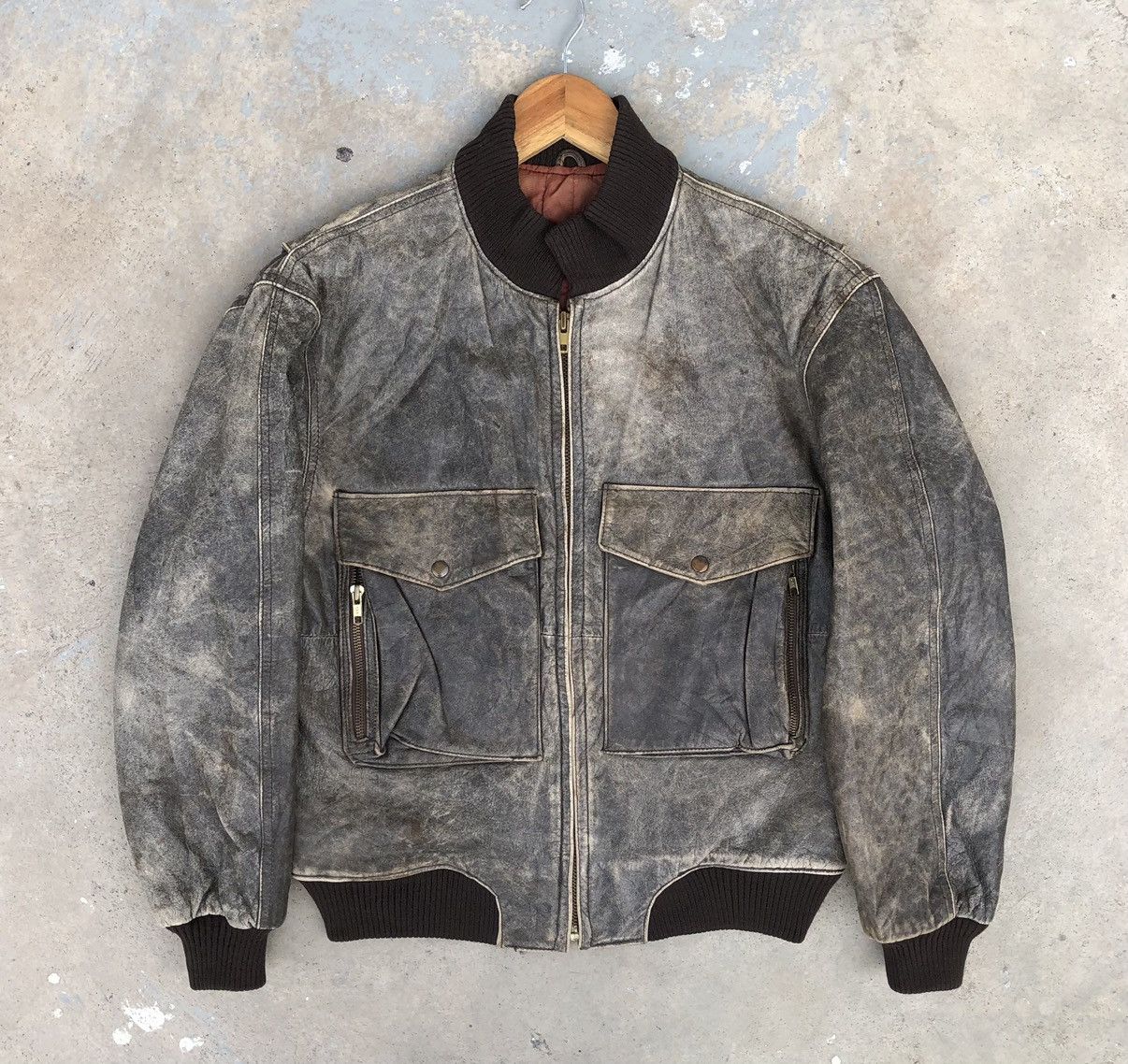 Vintage Vintage Sun Faded Cow Leather A-2 Bomber Jacket Size US M / EU 48-50 / 2 - 5 Thumbnail