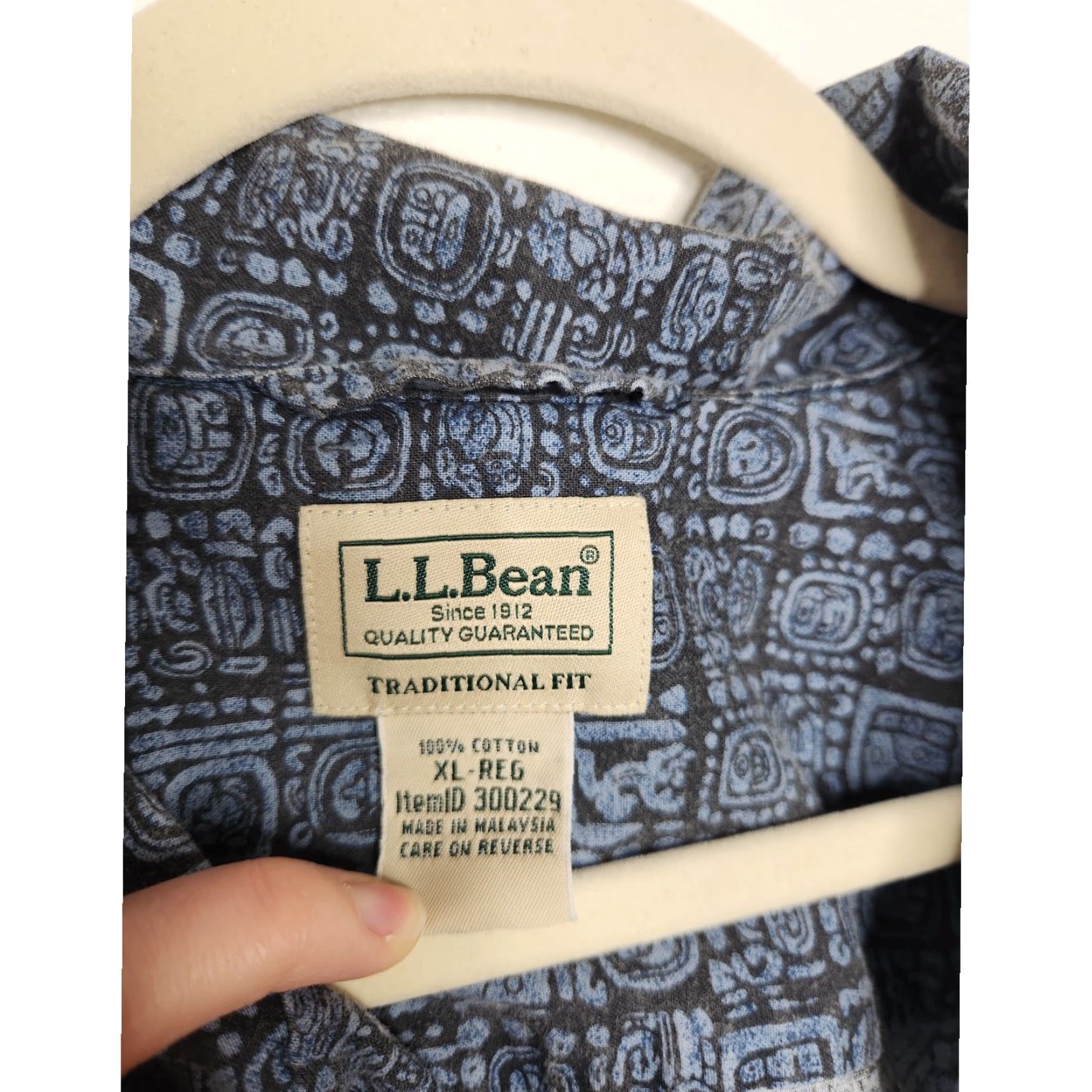 Vintage VINTAGE L.L. Bean Shirt AOP Art Button Short Sleeve XL Tiki Hawaiian Blue Mens Size US XL / EU 56 / 4 - 5 Thumbnail