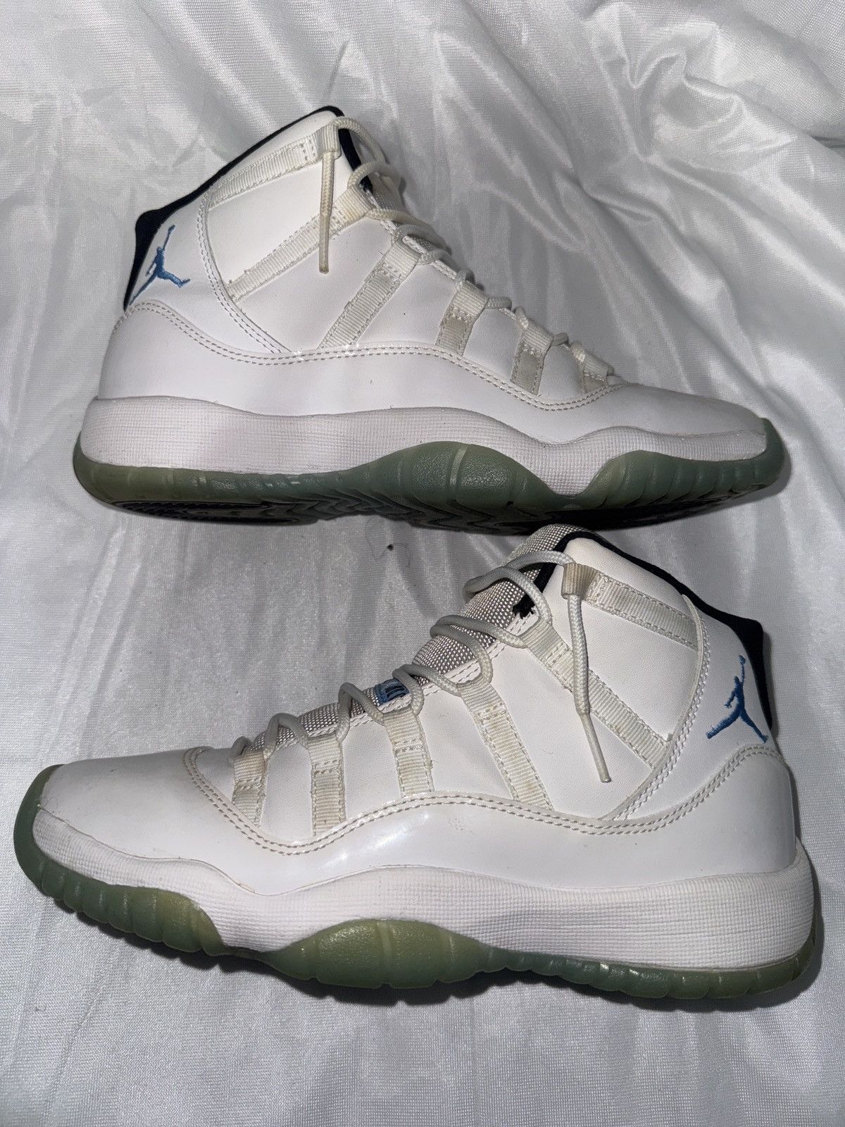 Jordan Brand Air Jordan 11 retro Size US 6.5 / EU 39-40 - 2 Thumbnail