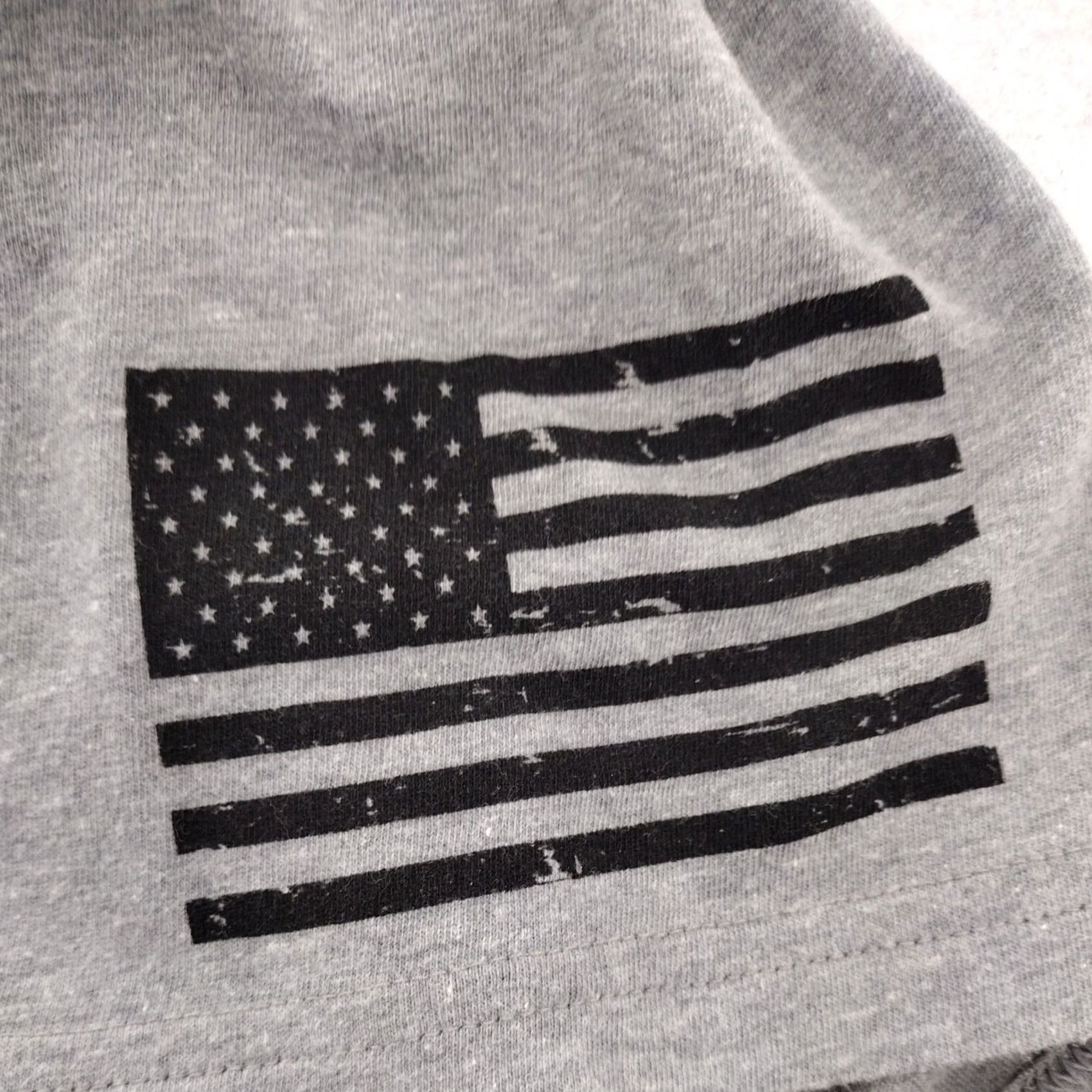 Under Armour Under Armor Heat Gear Shirt Mens XXL Gray Graphic T Stars Loose Fit Workout Size US XXL / EU 58 / 5 - 6 Thumbnail
