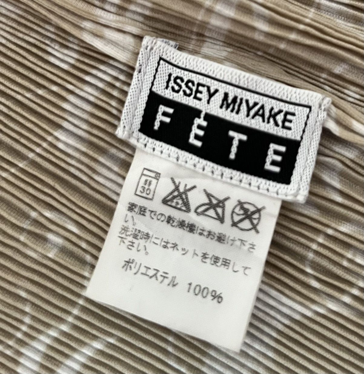 Issey Miyake TAX FREE 🇺🇸 Issey miyake fete pleated floral open cardigan Size S / US 4 / IT 40 - 3 Thumbnail