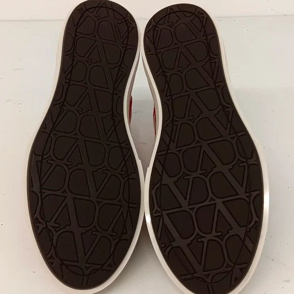 Valentino Valentino Garavani Mens Toile Iconographe Sneakers EU43/US10 Size US 10 / EU 43 - 14 Thumbnail