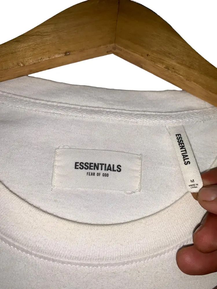 Fear of God Essentials Fear Of God back script oversized longsleeve Size US M / EU 48-50 / 2 - 5 Thumbnail