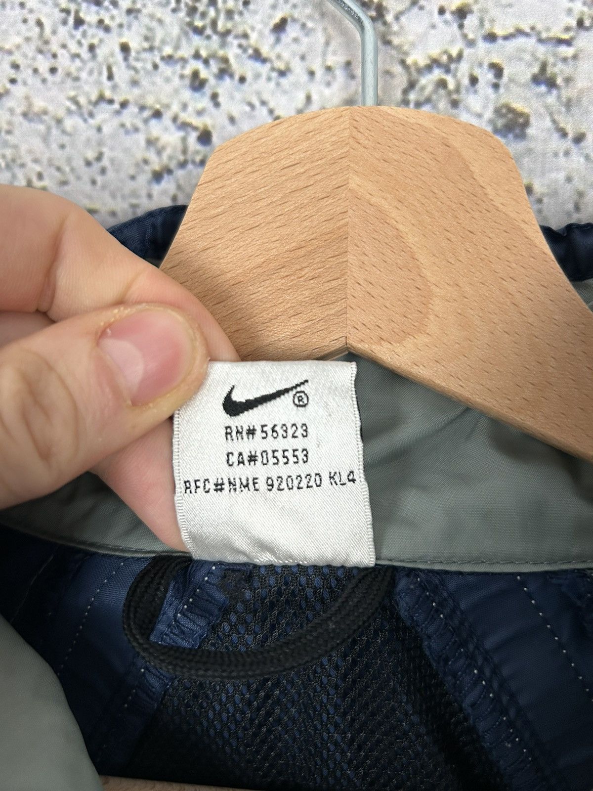 Nike Vintage Nike 90s Light Nylon Jacket Streetwear Drill Rap Size US L / EU 52-54 / 3 - 7 Thumbnail