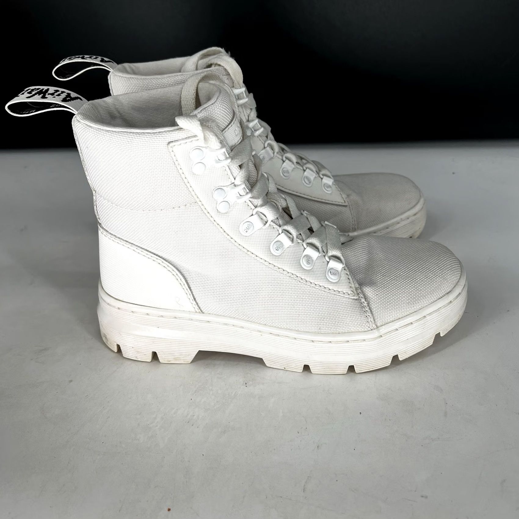Dr. Martens Dr. Martens Womens Combs Platform Combat Boot White Size 6 Ankle Lace Up Rubber Outsole Punk 90s Boots Mens Women Girls Size US 4 / IT 34 - 5 Thumbnail