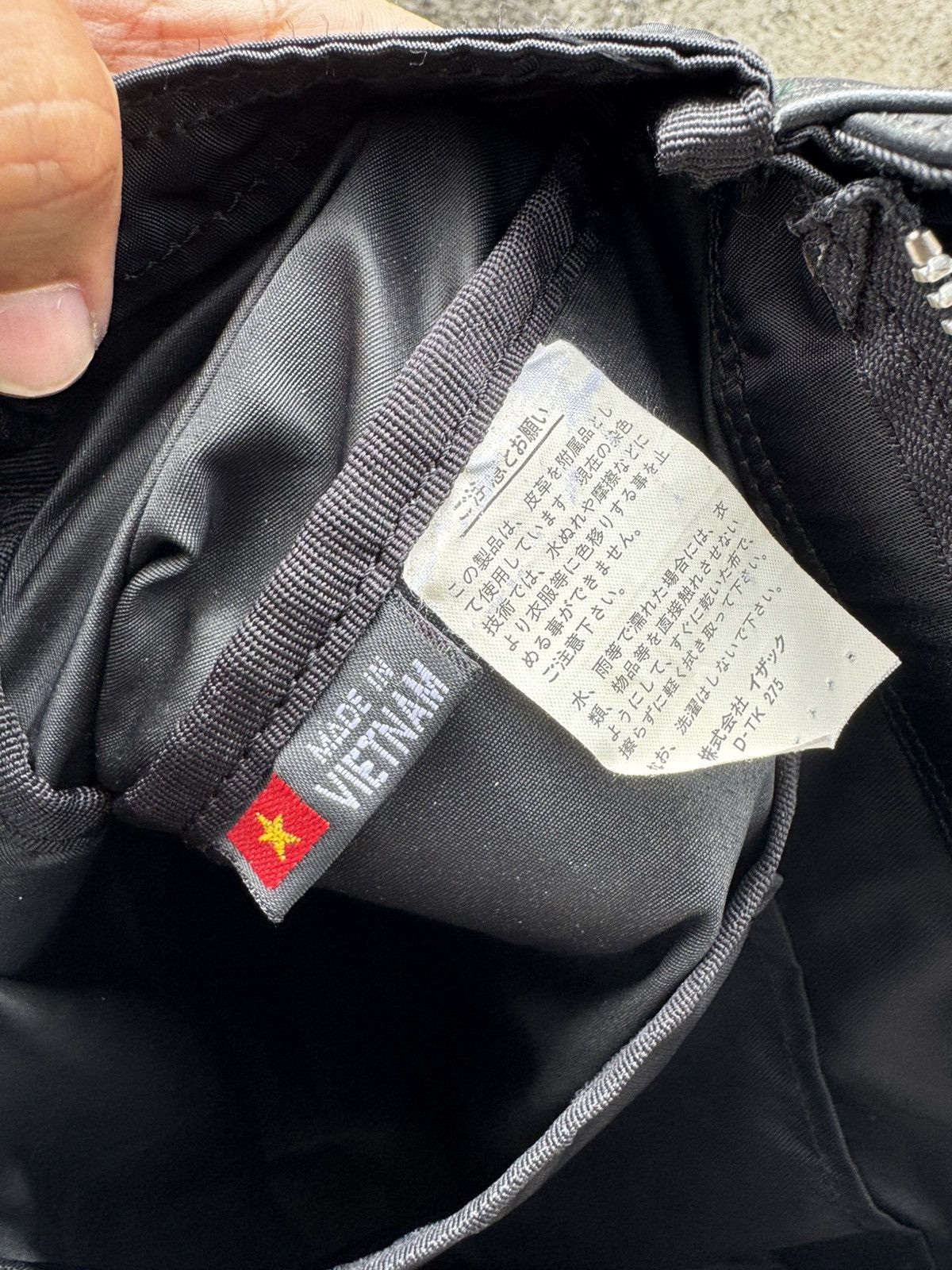 Yohji Yamamoto Y’SACCS by Yohji Yamamoto Leather Shoulder Tote Bag Size ONE SIZE - 7 Thumbnail