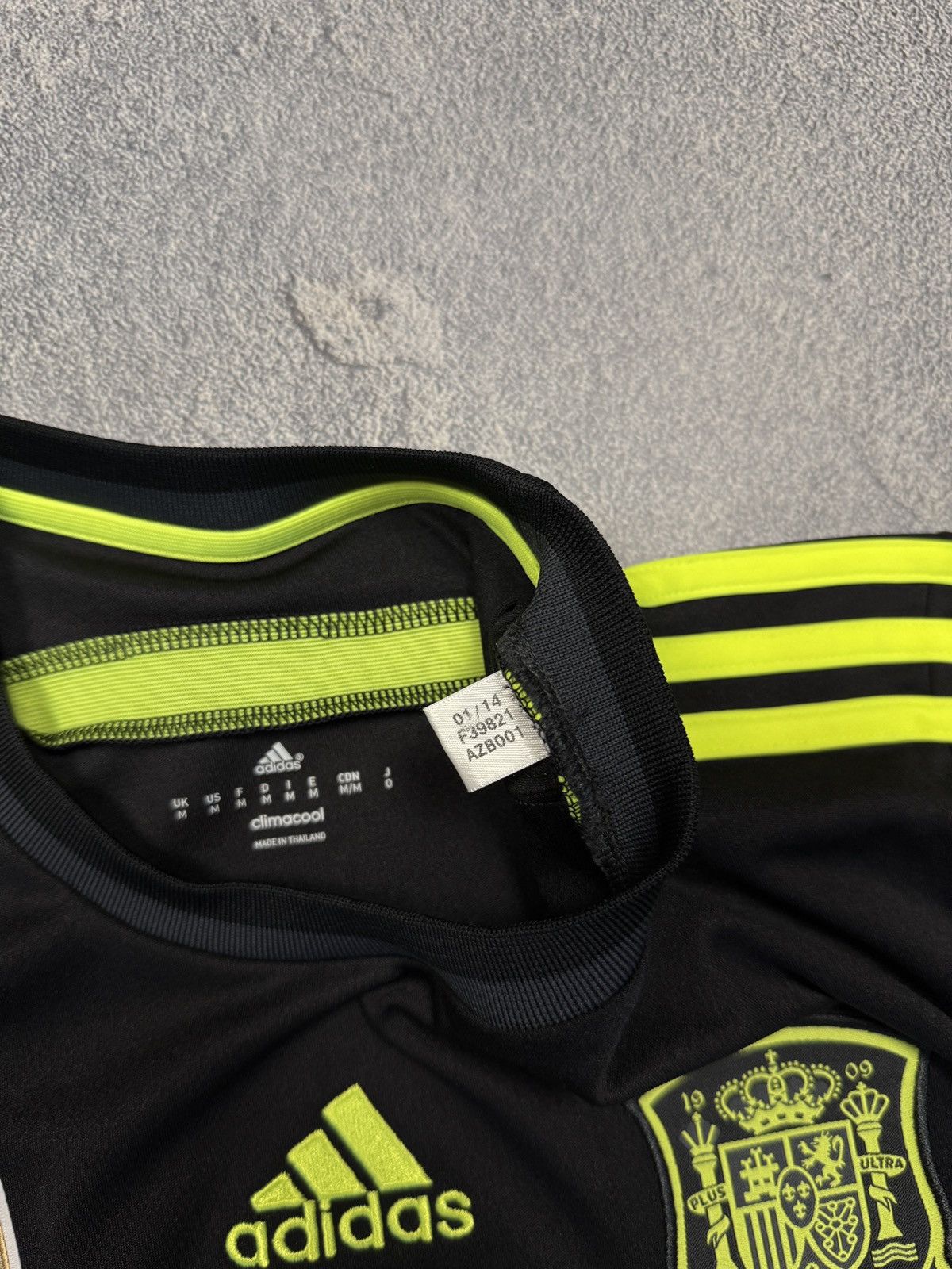 Adidas Adidas Spain 2010 Football Shirt Size US M / EU 48-50 / 2 - 6 Thumbnail
