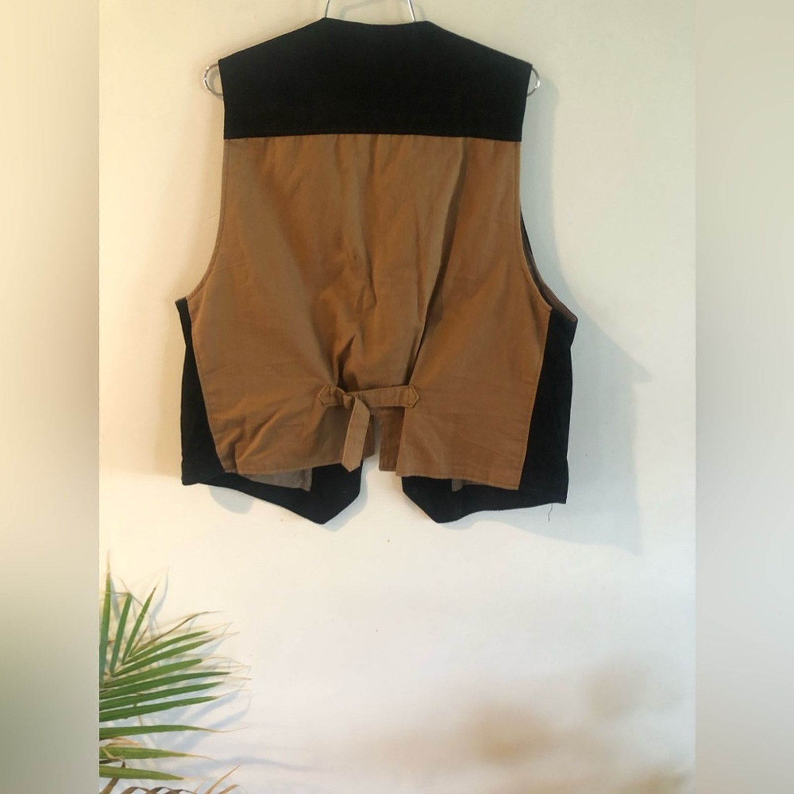 Warner Bros Genuine leather vest. WB Warner Brothers Tasmanian Devil Size US L / EU 52-54 / 3 - 6 Thumbnail