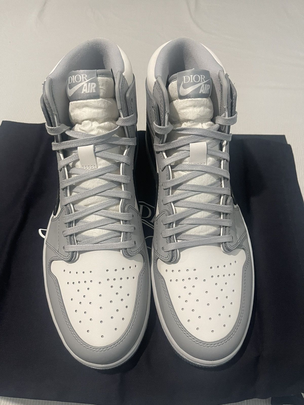Dior × Jordan Brand Air Jordan 1 Dior High Size US 11 / EU 44 - 2 Thumbnail