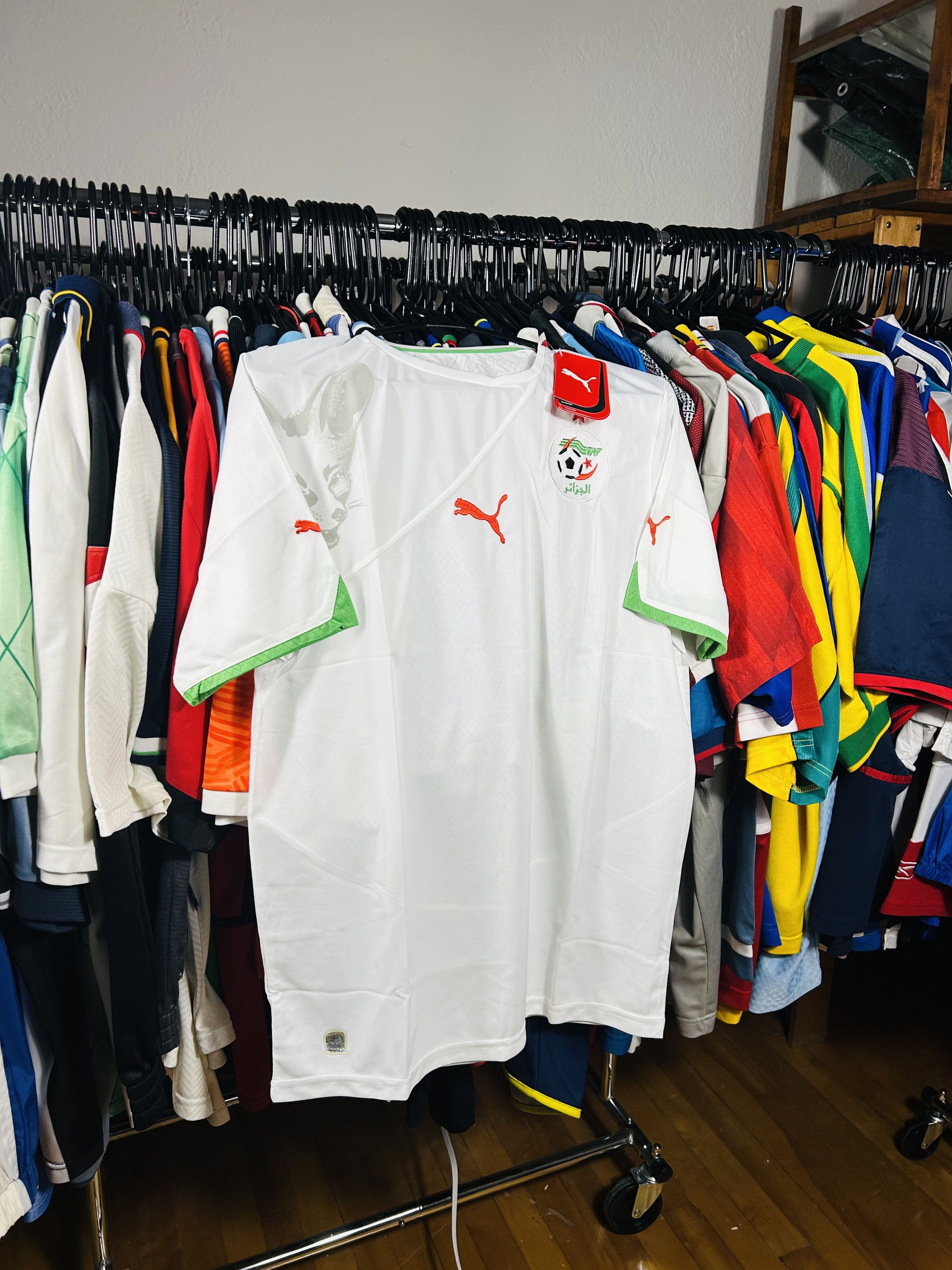 Puma Algeria 2010 home Jersey BNWT Size US M / EU 48-50 / 2 - 1 Thumbnail