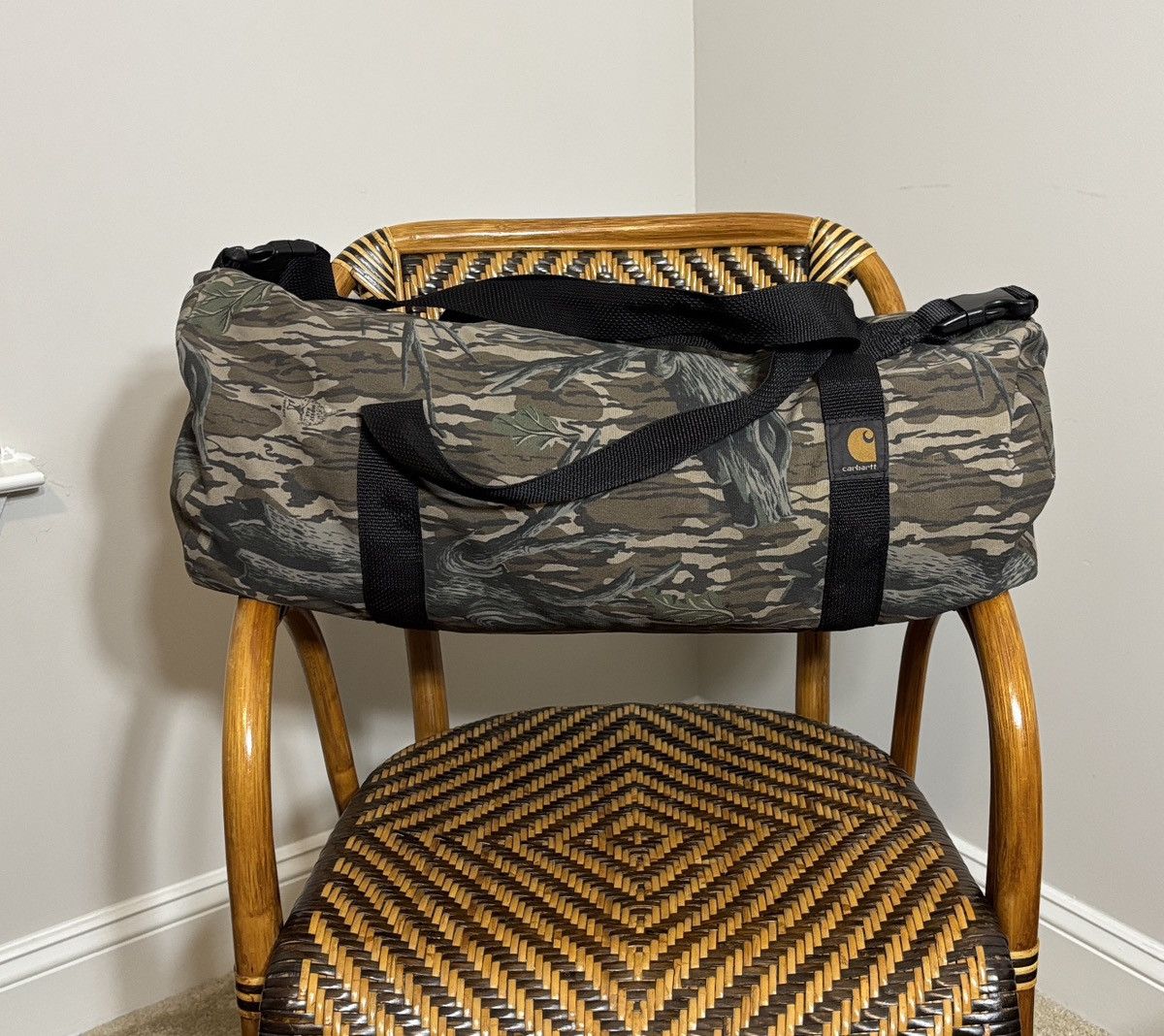 Carhartt Vintage Carhartt Mossy Oak Camo Duffel Bag A59MOT Size ONE SIZE - 1 Thumbnail