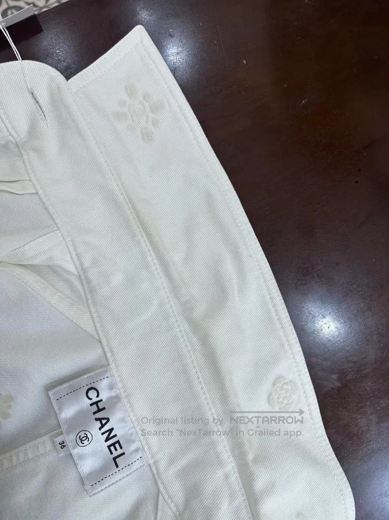 Chanel Chanel White camelia relief denim jacket Size XS / US 0-2 / IT 36-38 - 8 Thumbnail