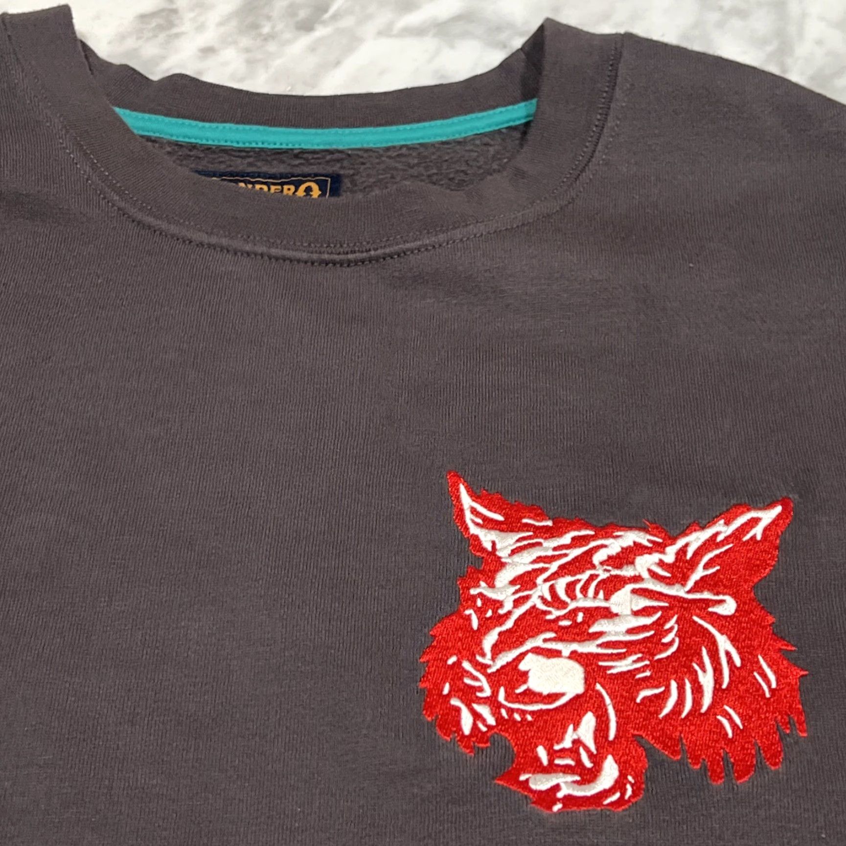 Vintage Sendero Provisions Sweatshirt Women’s 2XL Pullover Gray Embroidered Bobcat Size XXL / US 16-18 / IT 52-54 - 3 Thumbnail