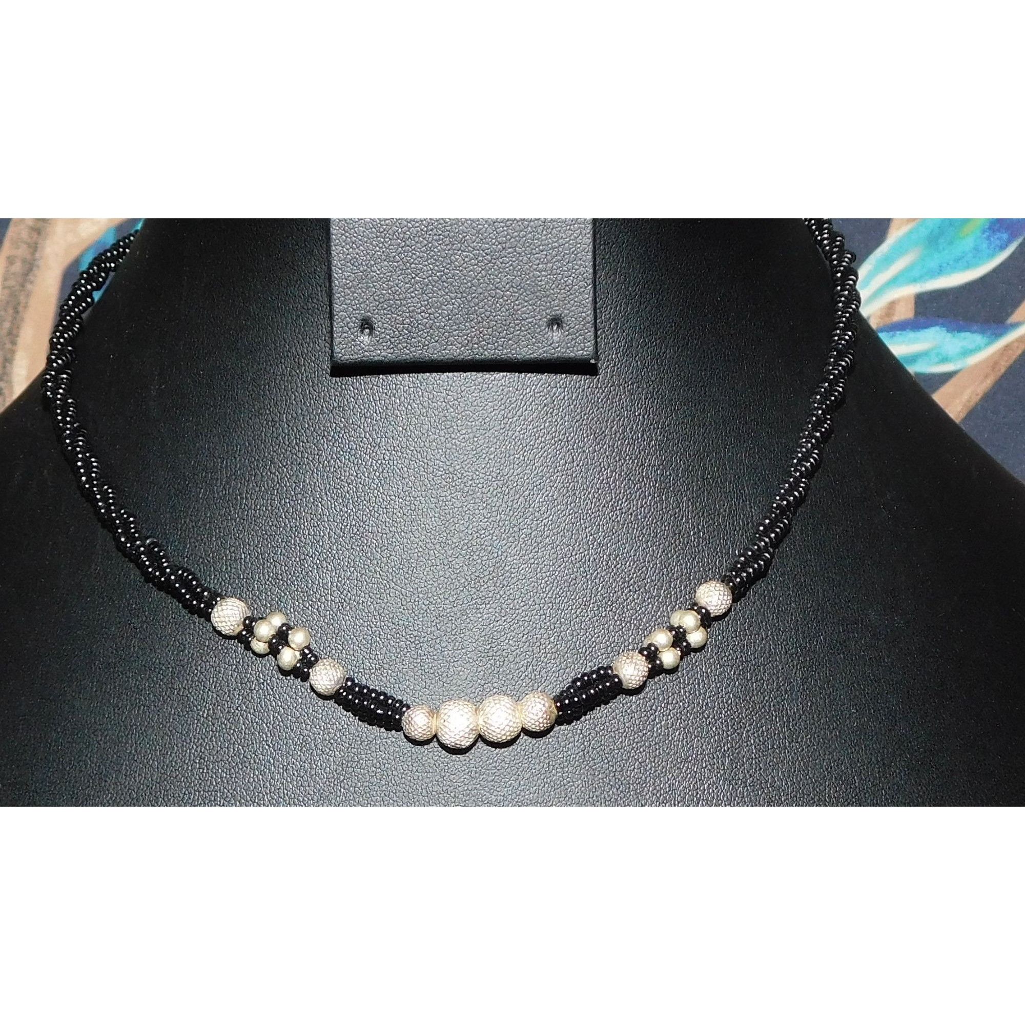 Other Simple Black And Silver Tone Beaded Necklace Size ONE SIZE - 1 Thumbnail