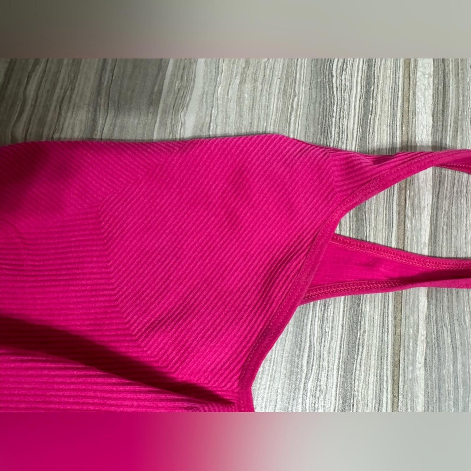 Urban Outfitters Urban Outfitters Seamless Hot Pink Bralette Top- Size M/L Size M / US 6-8 / IT 42-44 - 6 Thumbnail