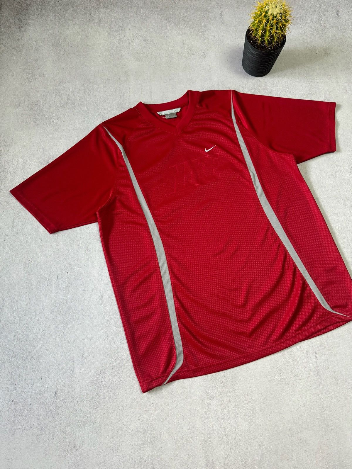 Vintage Vintage Nike T Shirt Tee Jersey Big Logo Baggy Mini Swoosh Size US L / EU 52-54 / 3 - 2 Thumbnail