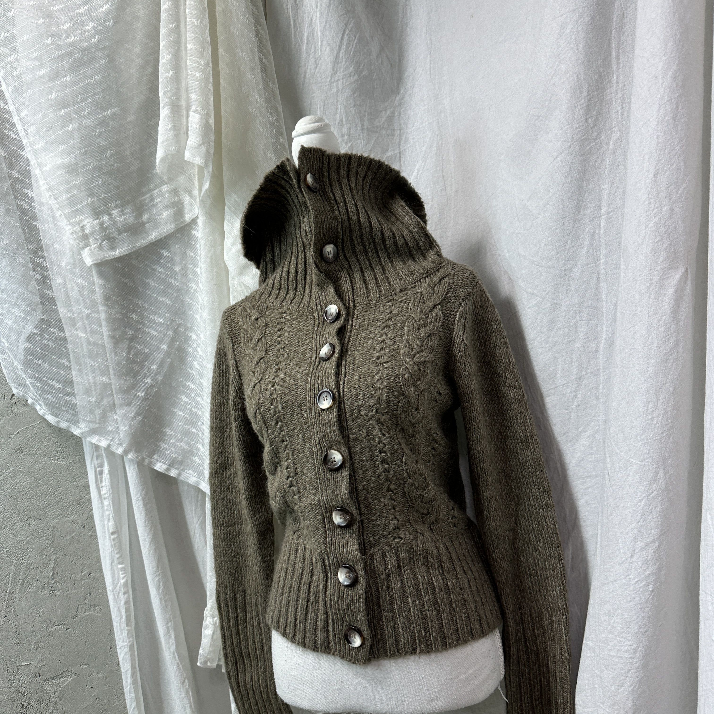 Vintage Vintage Cottage Bare Shoulders Buttoned Sweater 00s Size S / US 4 / IT 40 - 5 Thumbnail