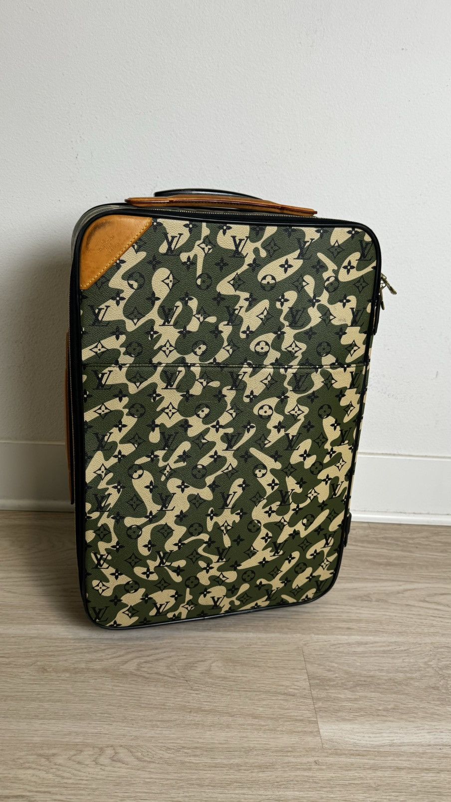 Louis Vuitton × Takashi Murakami Louis Vuitton Takashi Murakami Pegase 60 Monogramouflage Bag Size ONE SIZE - 1 Thumbnail