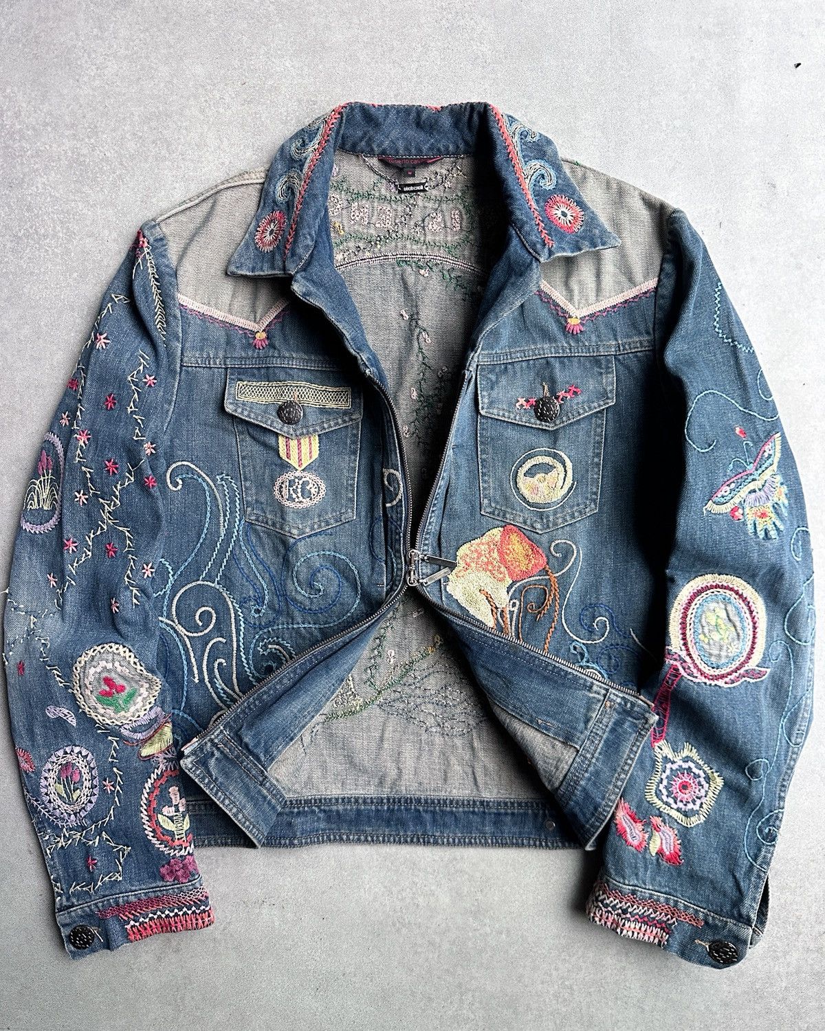 Roberto Cavalli Fw2000 Roberto Cavalli “Love is enough” Embroiderey Denim Size US M / EU 48-50 / 2 - 3 Thumbnail