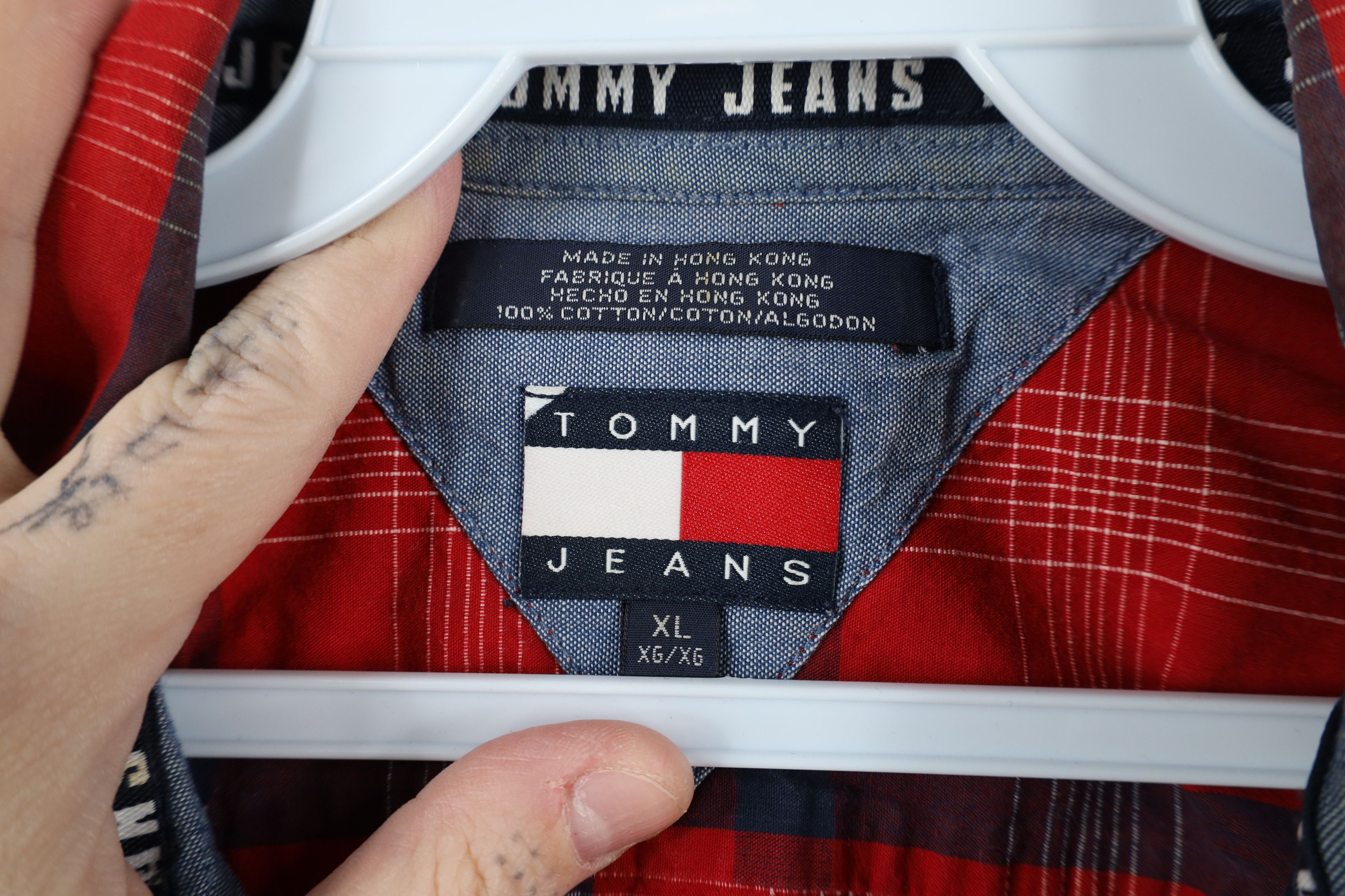 Tommy Hilfiger × Vintage Vintage 90s Tommy Hilfiger Spell Collared Board Button Shirt Size US XL / EU 56 / 4 - 8 Thumbnail
