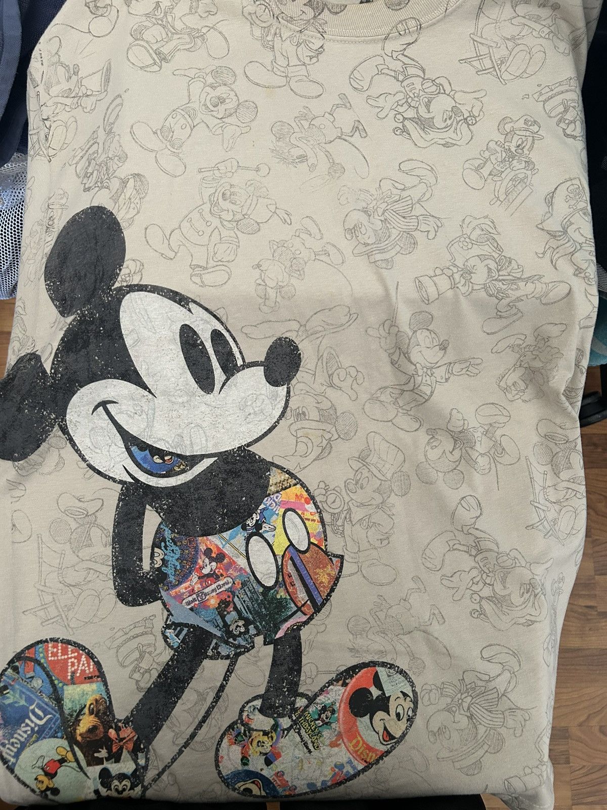Disney vintage Disney Parks "It All Started with a Mouse" t-shirt. Size US XL / EU 56 / 4 - 10 Thumbnail