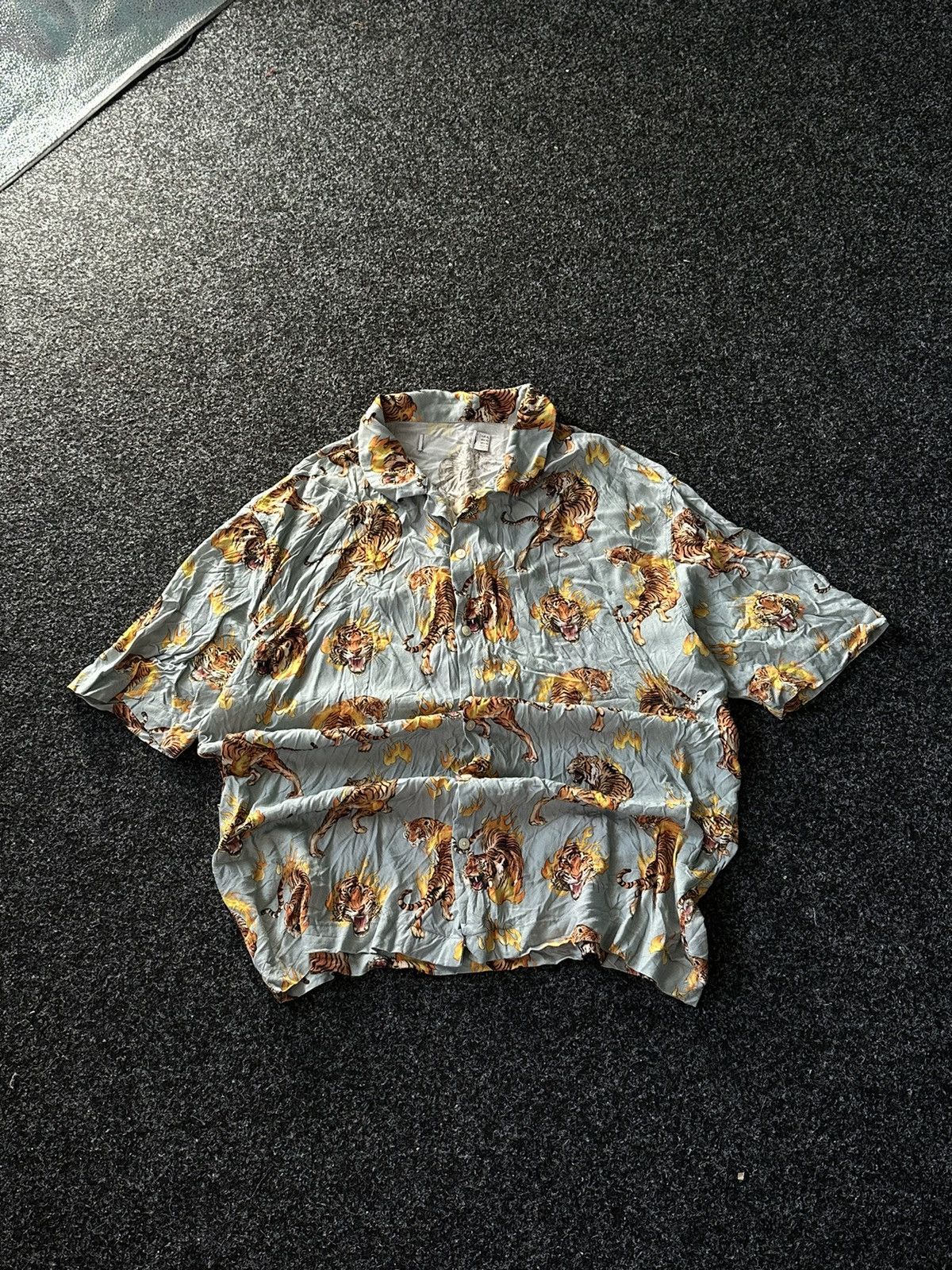 Vintage 🚨Vintage 90s TIGER Hawaiian Shirt print Y2K MOSCHINO STYLE Size US XL / EU 56 / 4 - 1 Thumbnail