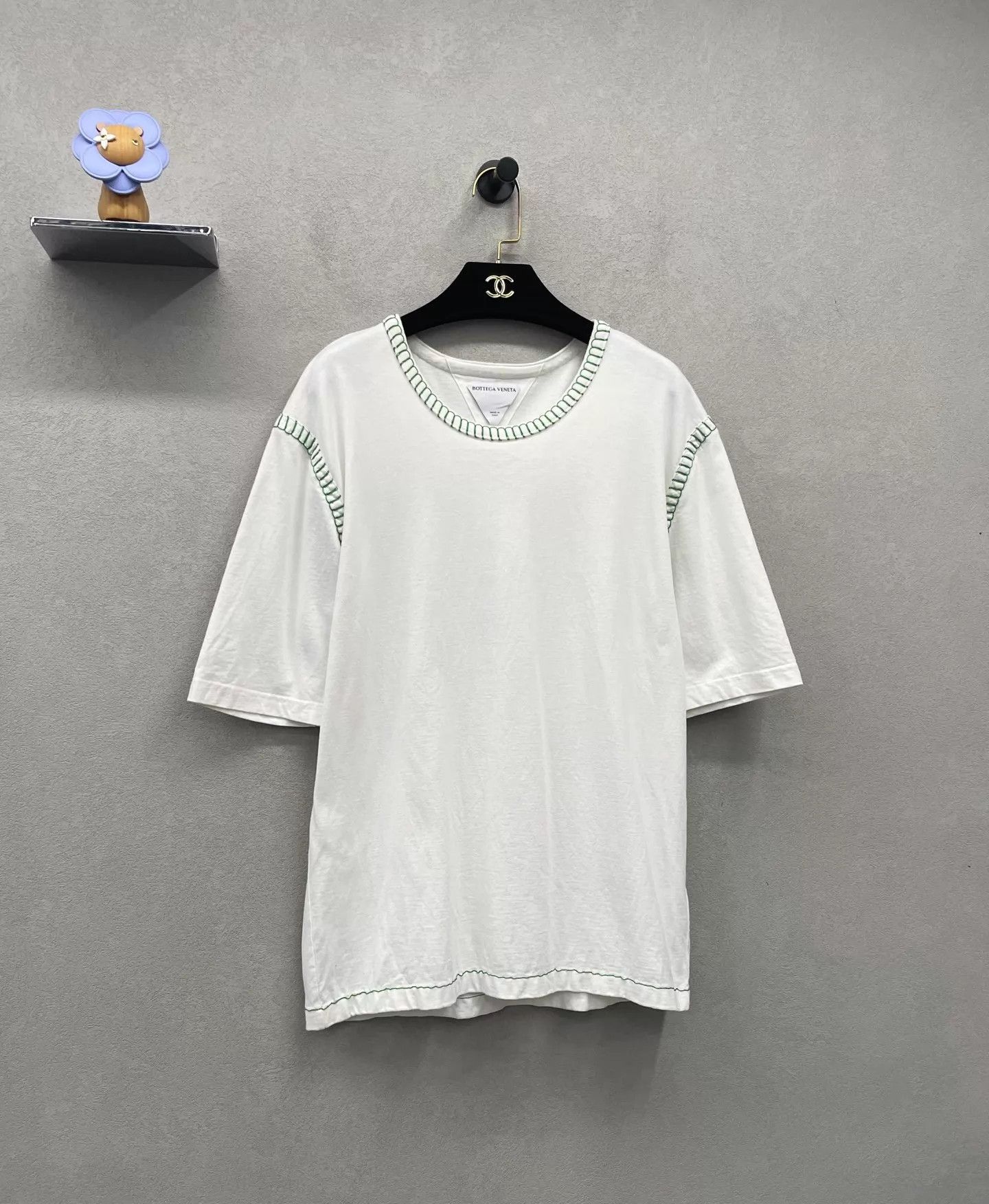 Bottega Veneta Bottega Veneta White Short Sleeve T-Shirt L Green Piping Size US L / EU 52-54 / 3 - 3 Thumbnail