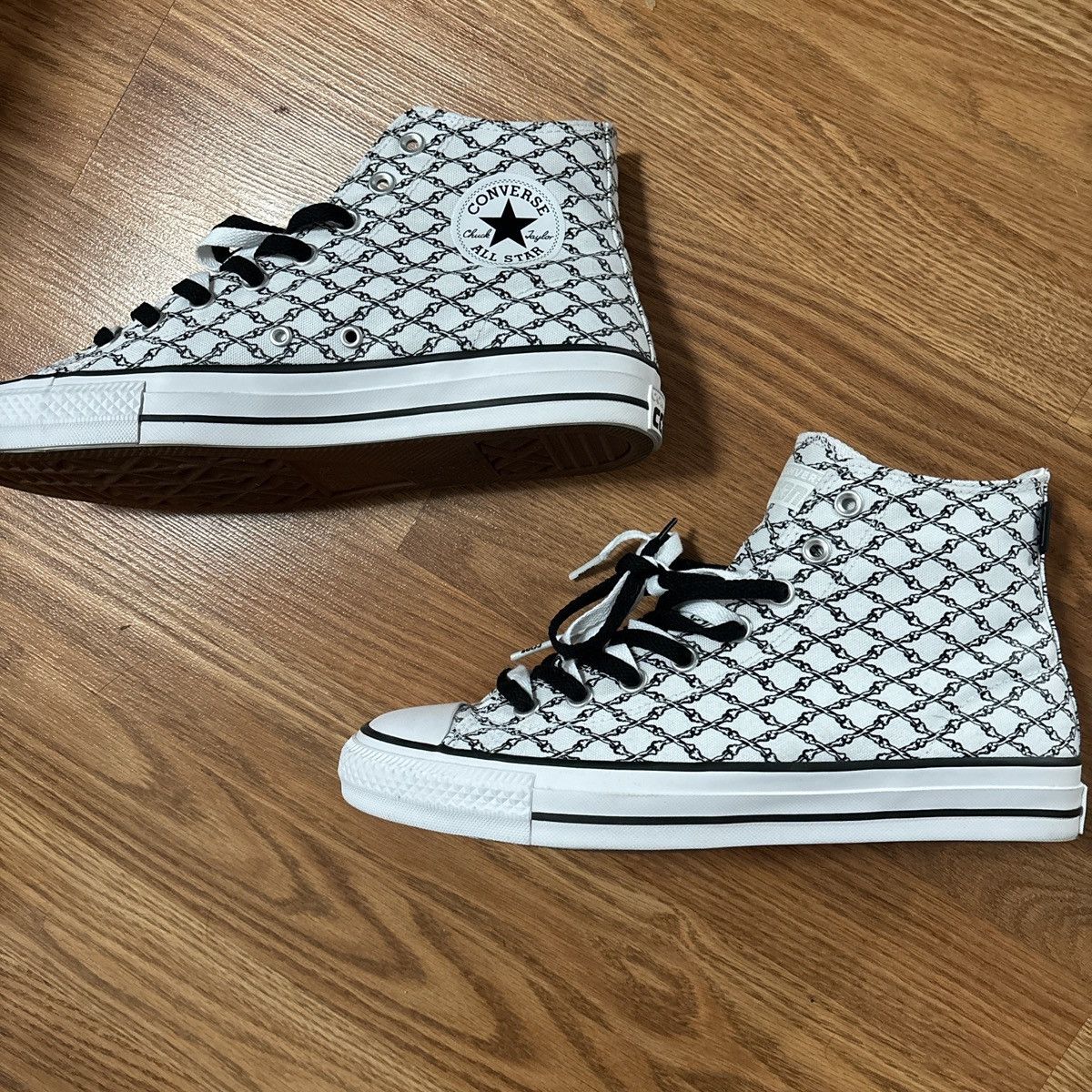 Converse High top chuck Taylor Size US 9.5 / EU 42-43 - 1 Thumbnail