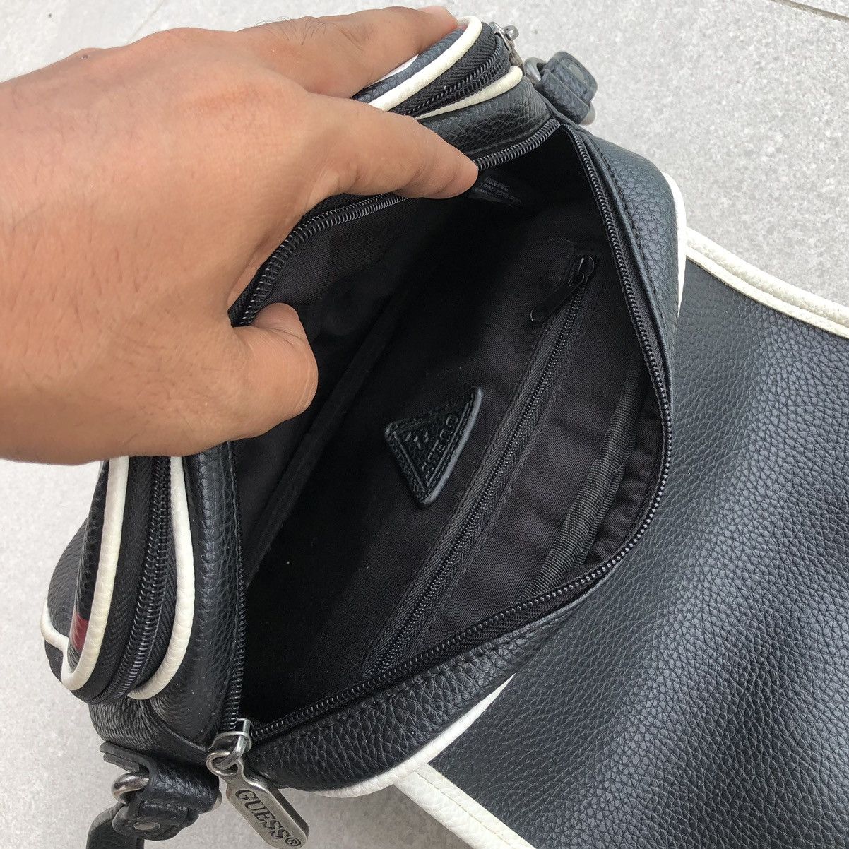 Guess SS19 GUESS Big LOGO embossed Leather Shoulder Bag Size ONE SIZE - 13 Thumbnail