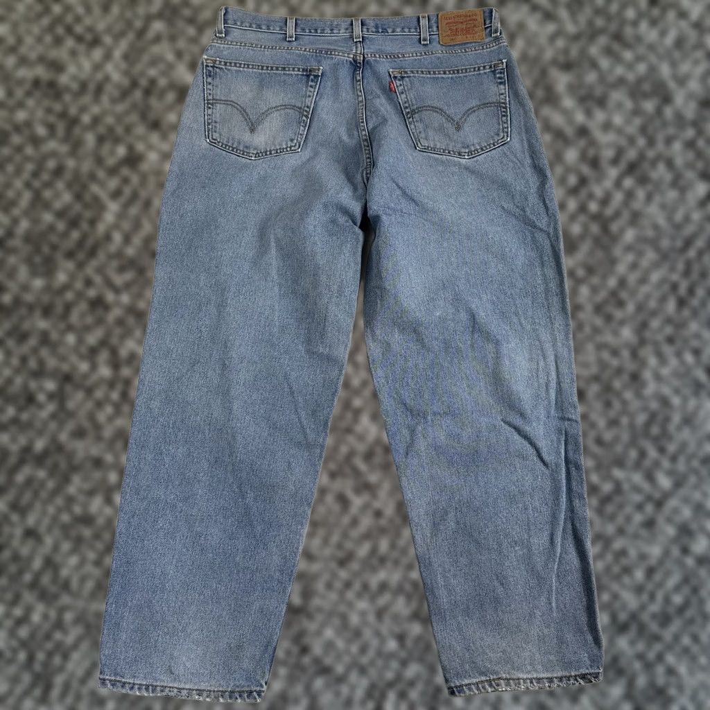 Levi's VINTAGE Levi's 560 Jeans Comfort Fit Mens Blue Medium Wash 38x30 Distressed Size US 38 / EU 54 - 1 Thumbnail