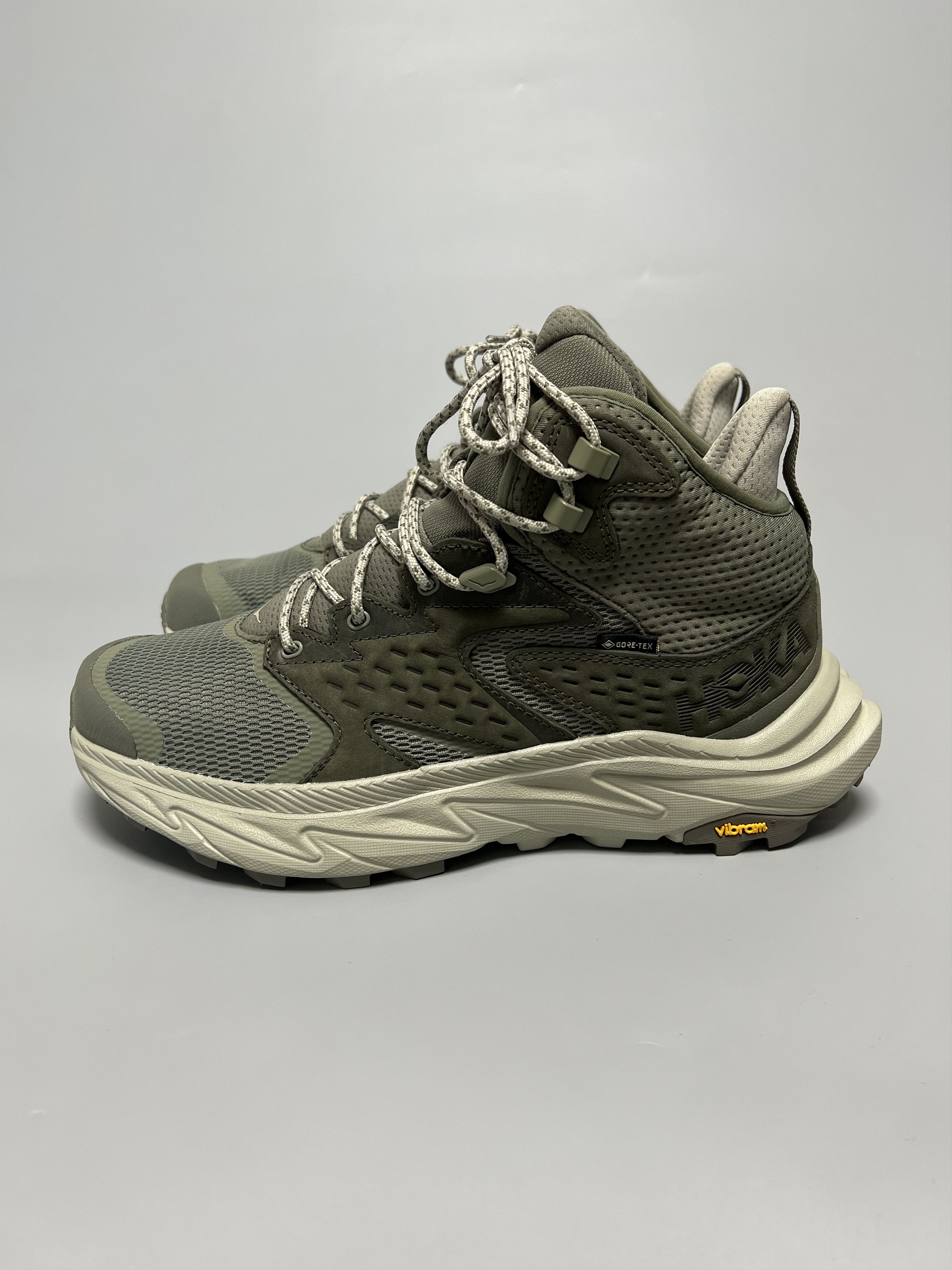 Hoka 9D Hoka One One Anacapa 2 Mid GTX Gore-Tex Hiking Shoes Size US 9 / EU 42 - 2 Thumbnail