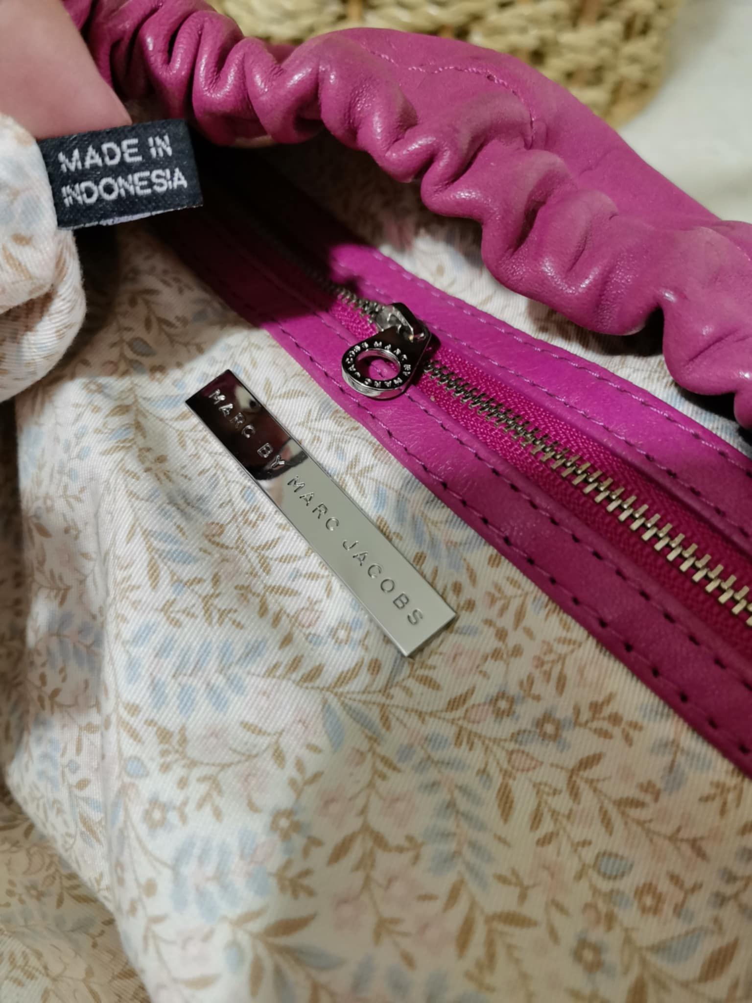 Marc Jacobs MARC JACOBS SHOULDER BAG / HOBO BAG. 🔹MADE in INDONESIA Size ONE SIZE - 3 Thumbnail