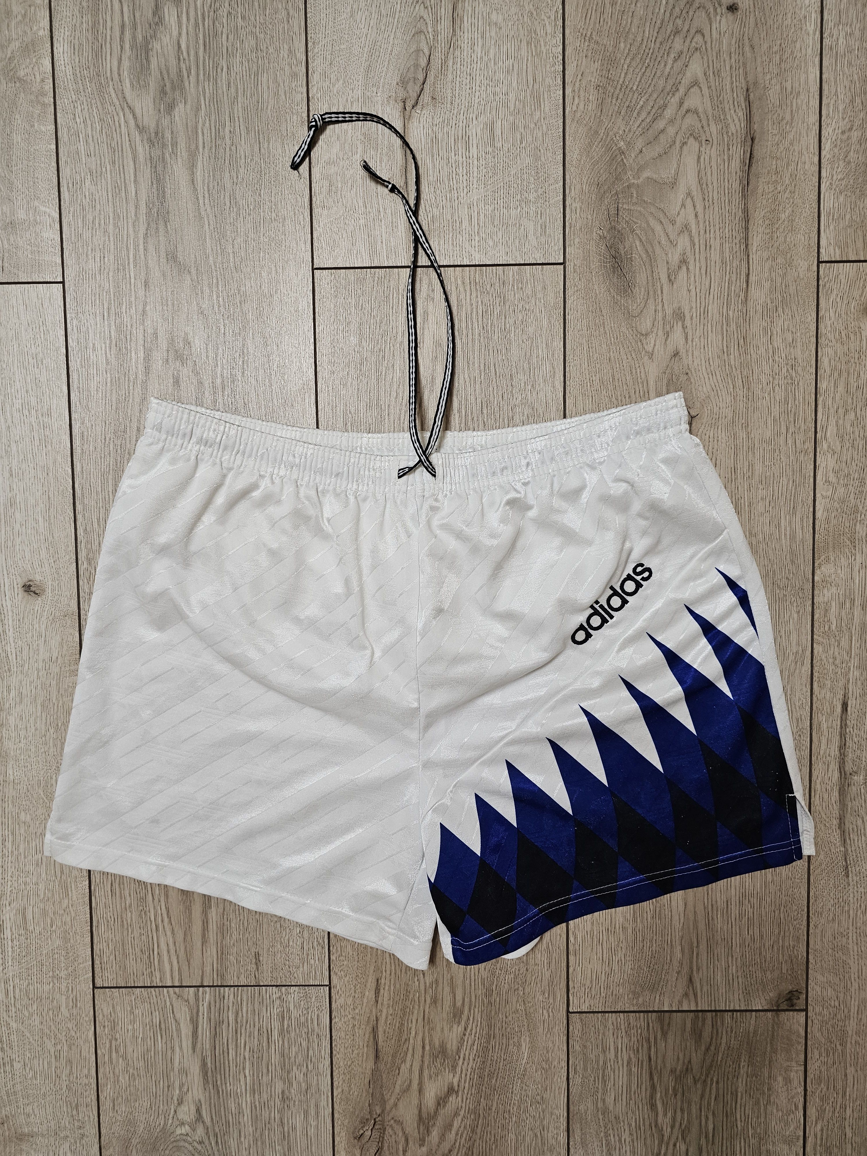 Adidas × Vintage ADIDAS SHORTS VINTAGE 90s TRAINING FOOTBALL SHORTS SOCCER Size US 36 / EU 52 - 1 Thumbnail