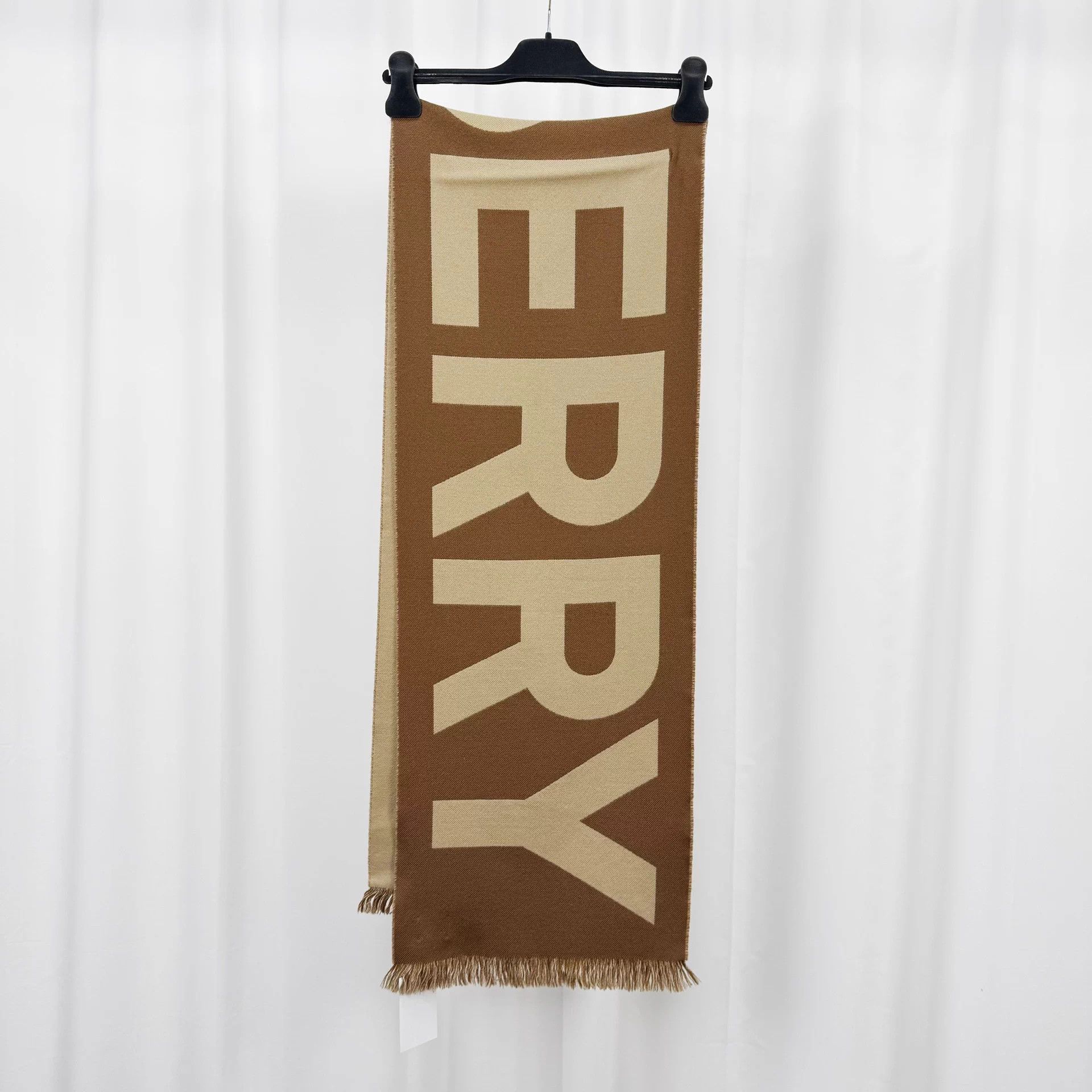 Burberry Burberry Camel Wool Scarf 34x183cm Size ONE SIZE - 2 Thumbnail