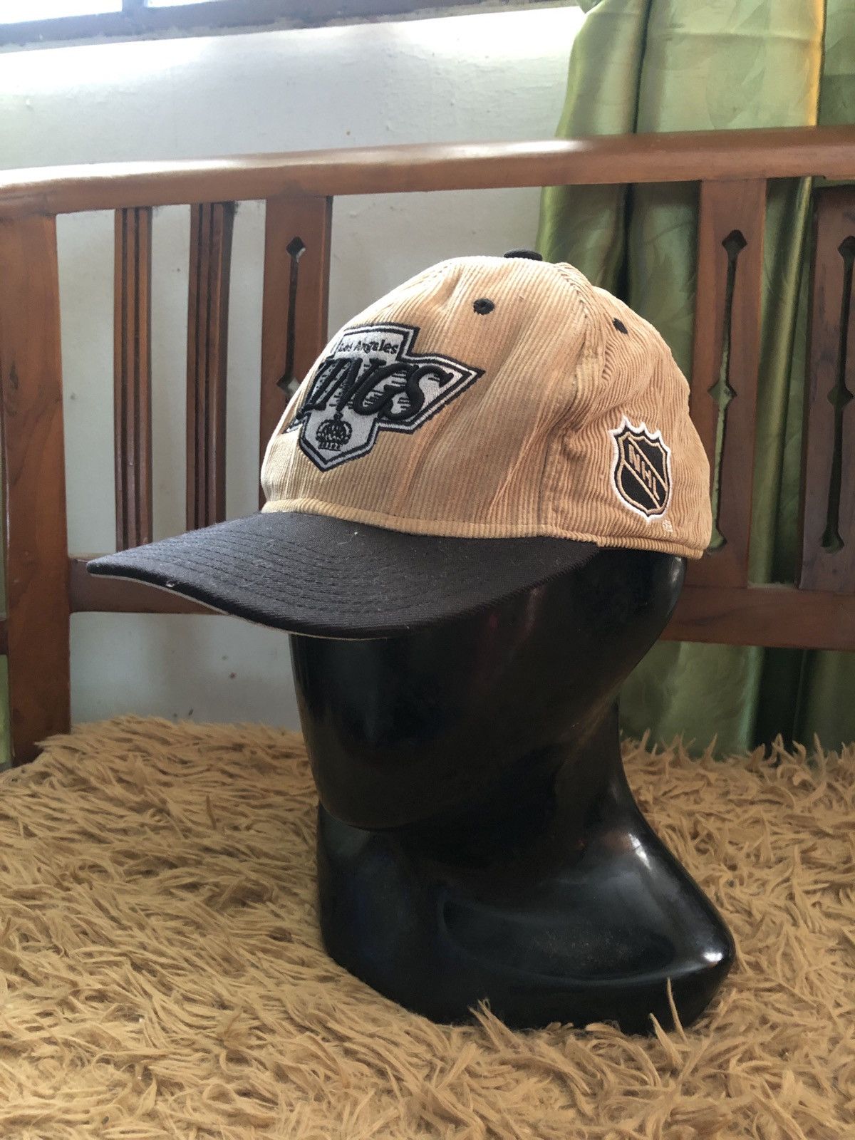 Mitchell & Ness Los Angeles KINGS NHL Corduroy Mitchell & Ness Cap Hat Size ONE SIZE - 3 Thumbnail