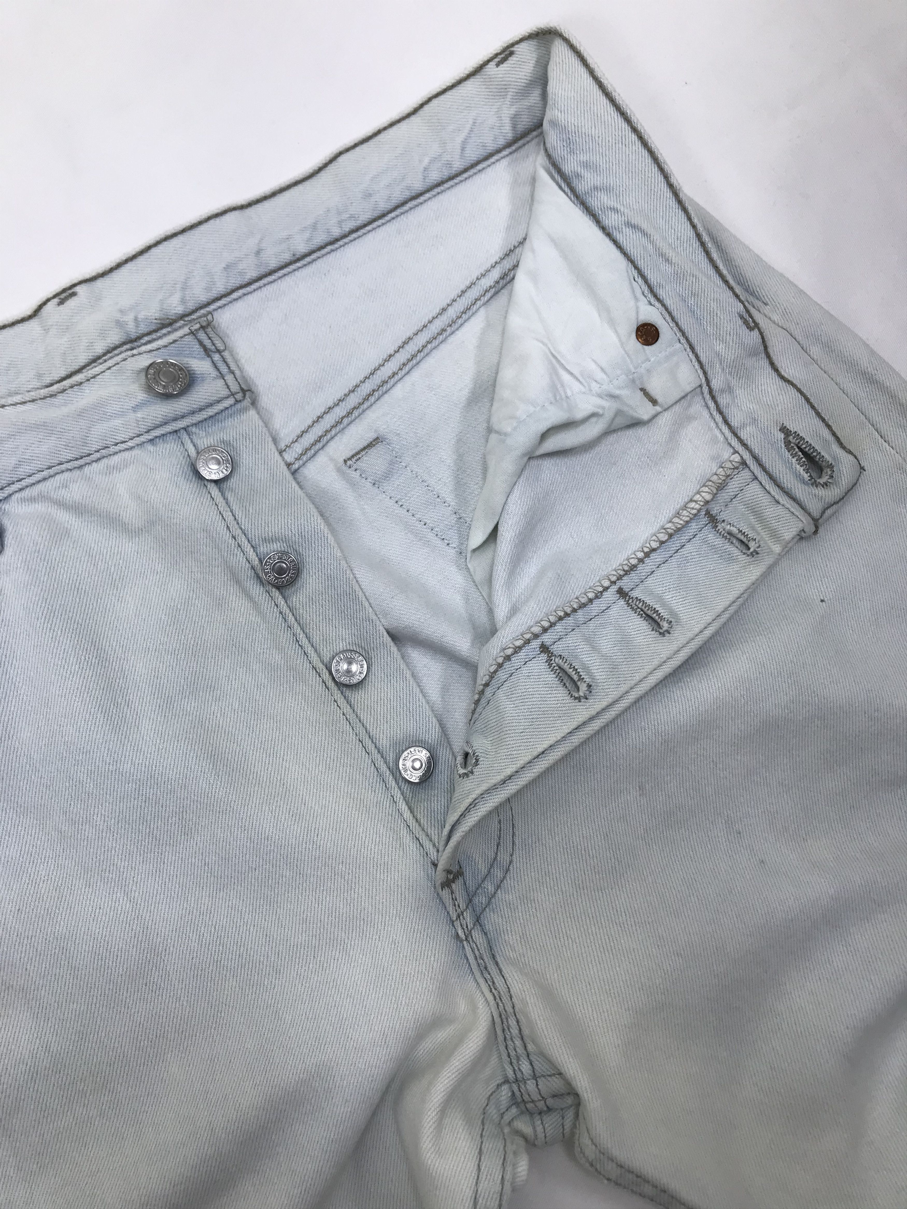 Levi's Vintage 90s Levi's 501 Light Wash Jeans Size US 34 / EU 50 - 9 Thumbnail