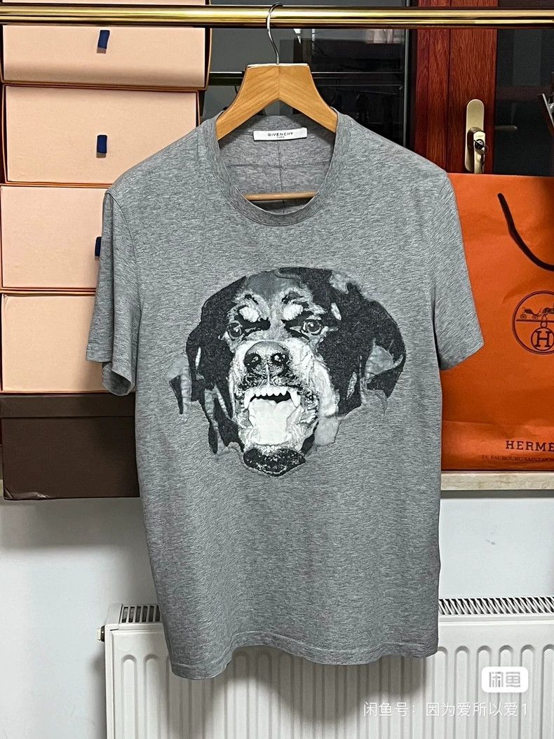 Givenchy Givenchy Men's dog head short-sleeve T-shirt, size L, shou Size US L / EU 52-54 / 3 - 1 Thumbnail