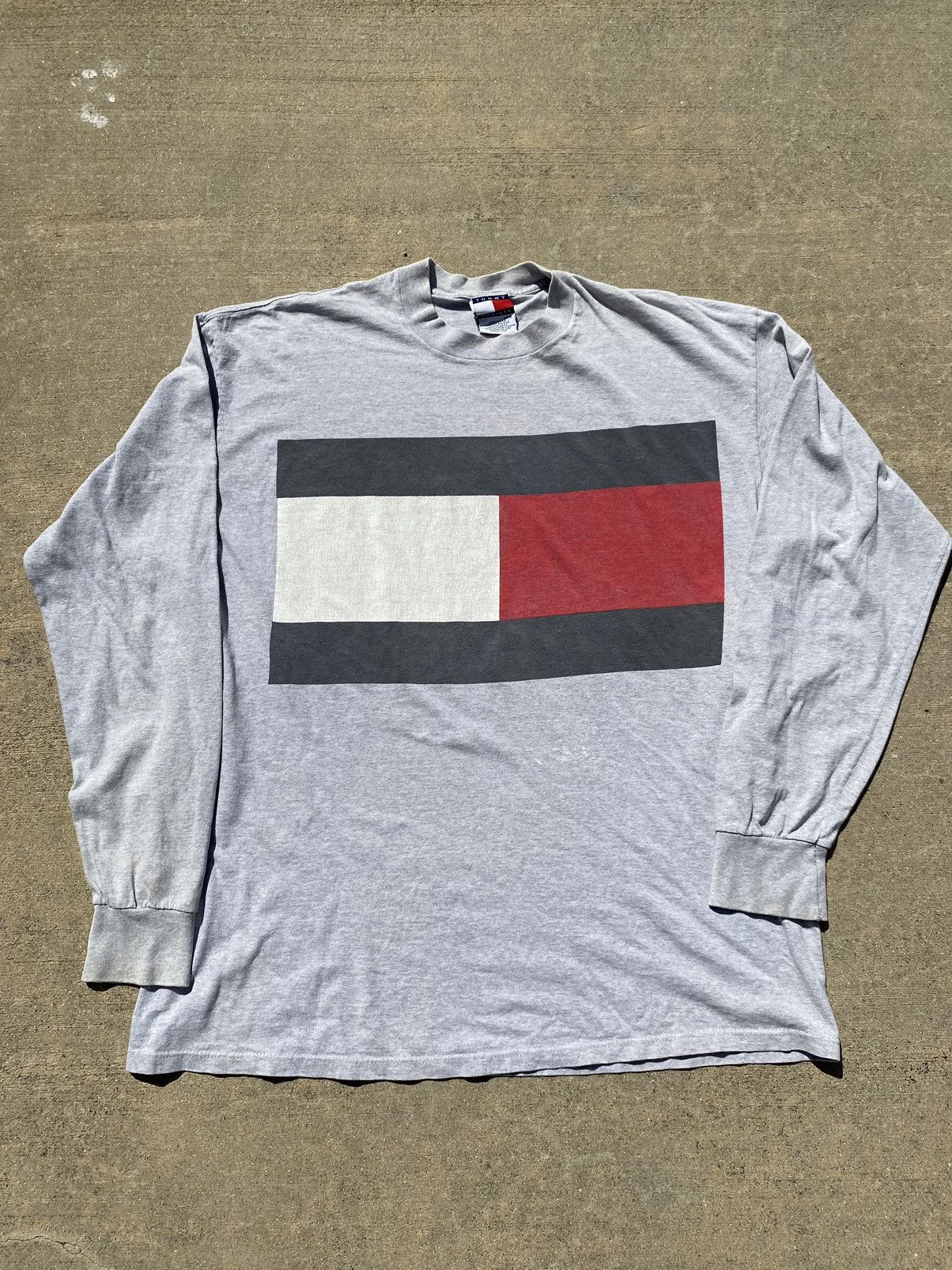 Tommy Hilfiger × Vintage VINTAGE Tommy Hilfiger Big Logo Long Sleeve Size US L / EU 52-54 / 3 - 1 Thumbnail