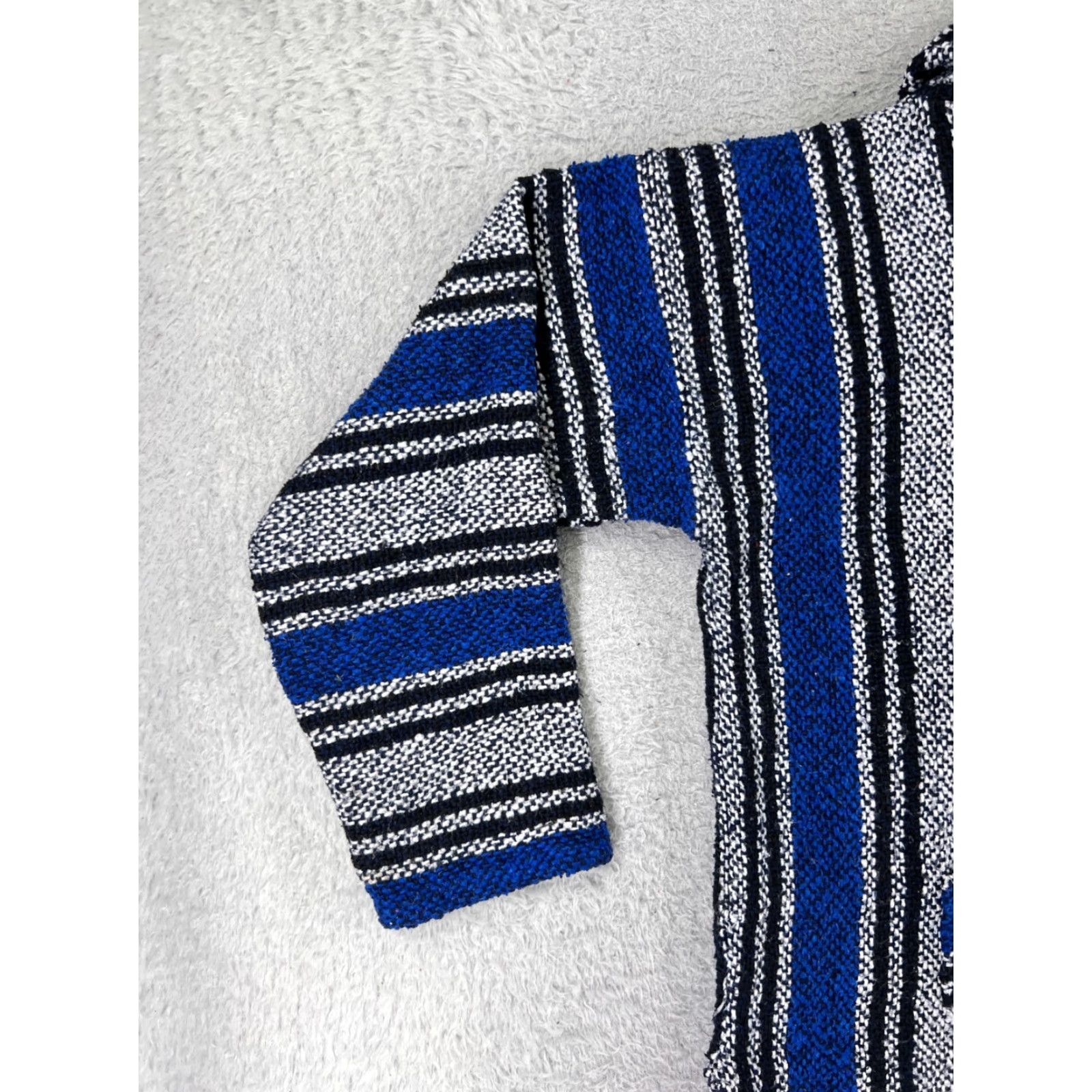 Vintage Baja Hoodie Mens Small Blue Gray Acrylic Blend Drug Rug Mexico Neuvo Poncho Hoodie Shirt Blues 90s Theme Mens Size US S / EU 44-46 / 1 - 5 Thumbnail