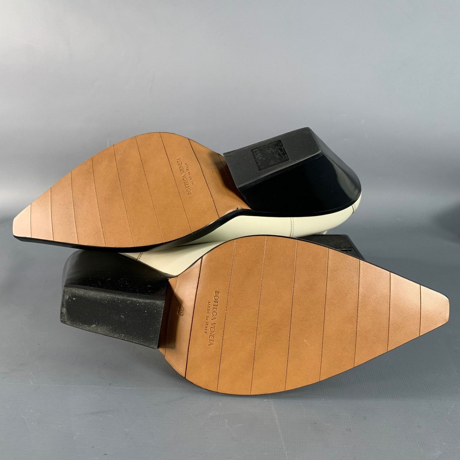 Bottega Veneta Ivory Black Leather Slip On Stacked Heel Western Ankle Boots Size US 9 / IT 39 - 6 Thumbnail