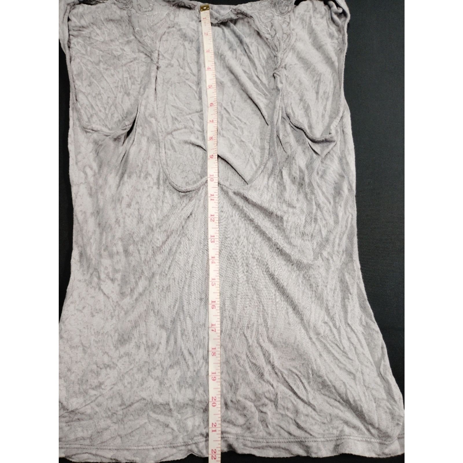 BKE BKE Gimmicks Light Gray Tank W Butterfly Lace Cutout T back Size M / US 6-8 / IT 42-44 - 7 Thumbnail
