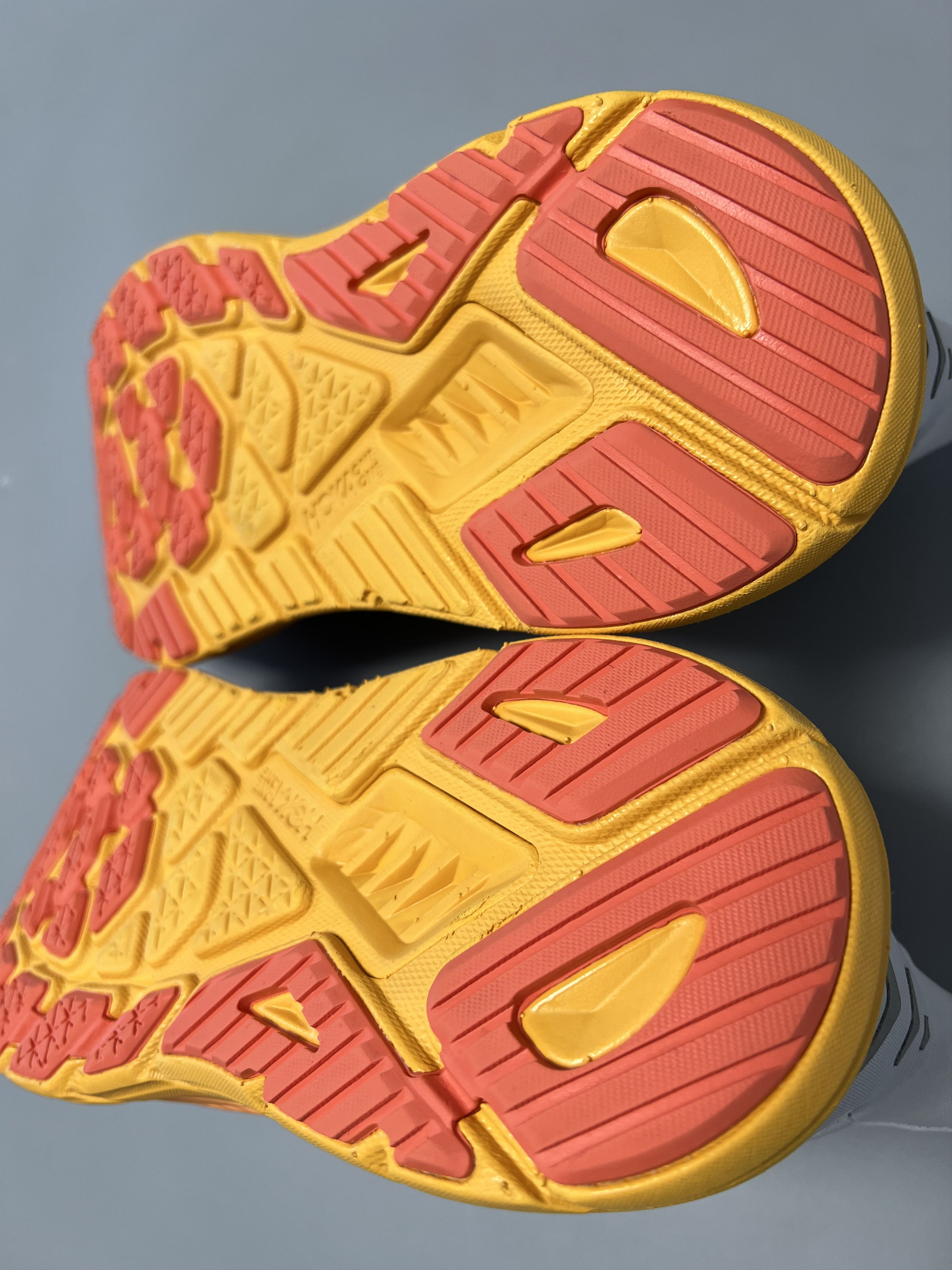 Hoka 9.5B Hoka One One Arahi 6 Women's Running Shoes Walking Gym Size US 9.5 / IT 39.5 - 17 Thumbnail