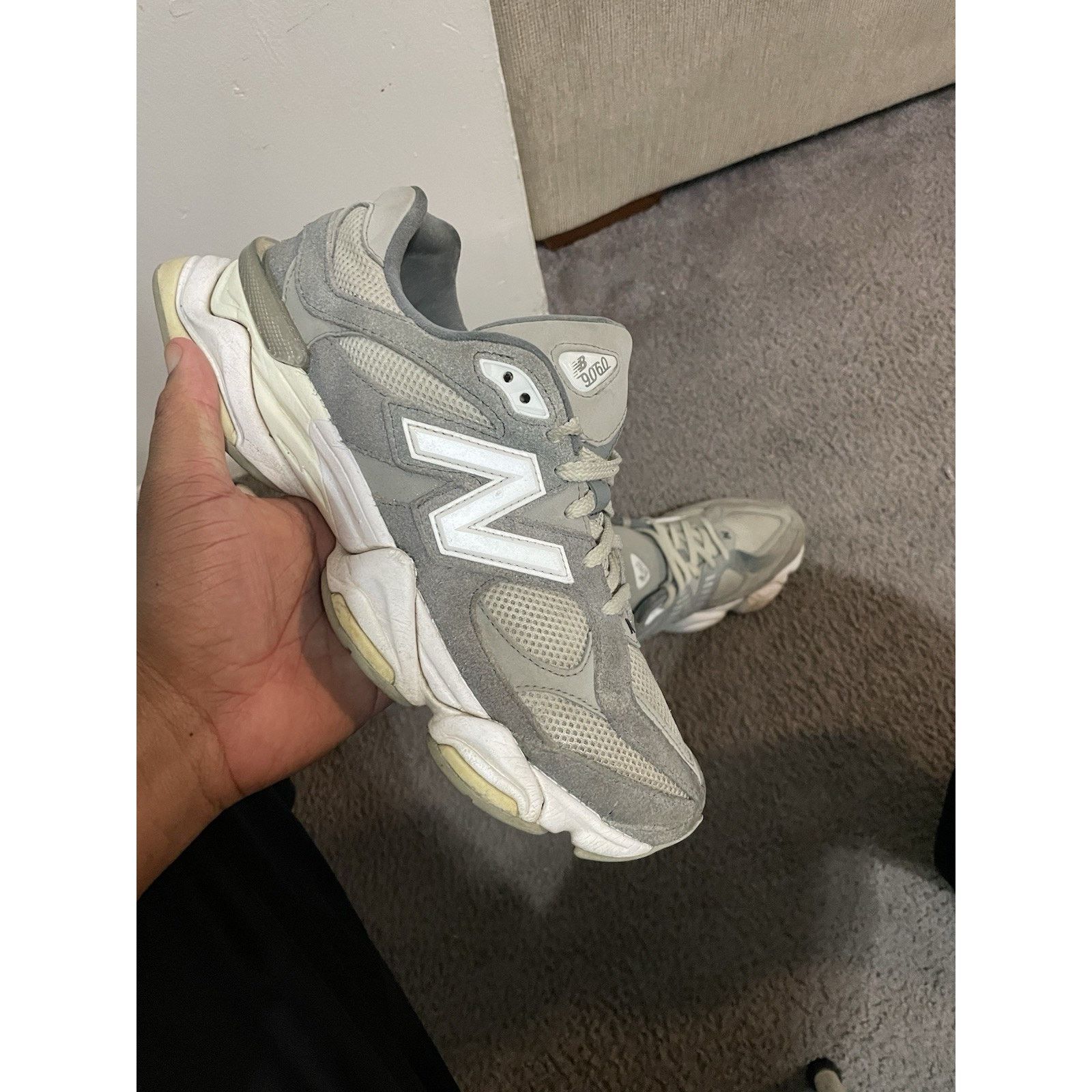 New Balance Size 9 - New Balance 9060 Grey White U9060YGA Size US 9 / EU 42 - 1 Thumbnail