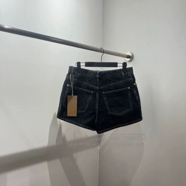 Chanel Chanel Logo button denim shorts Size 25" / US 0 / IT 36 - 2 Thumbnail