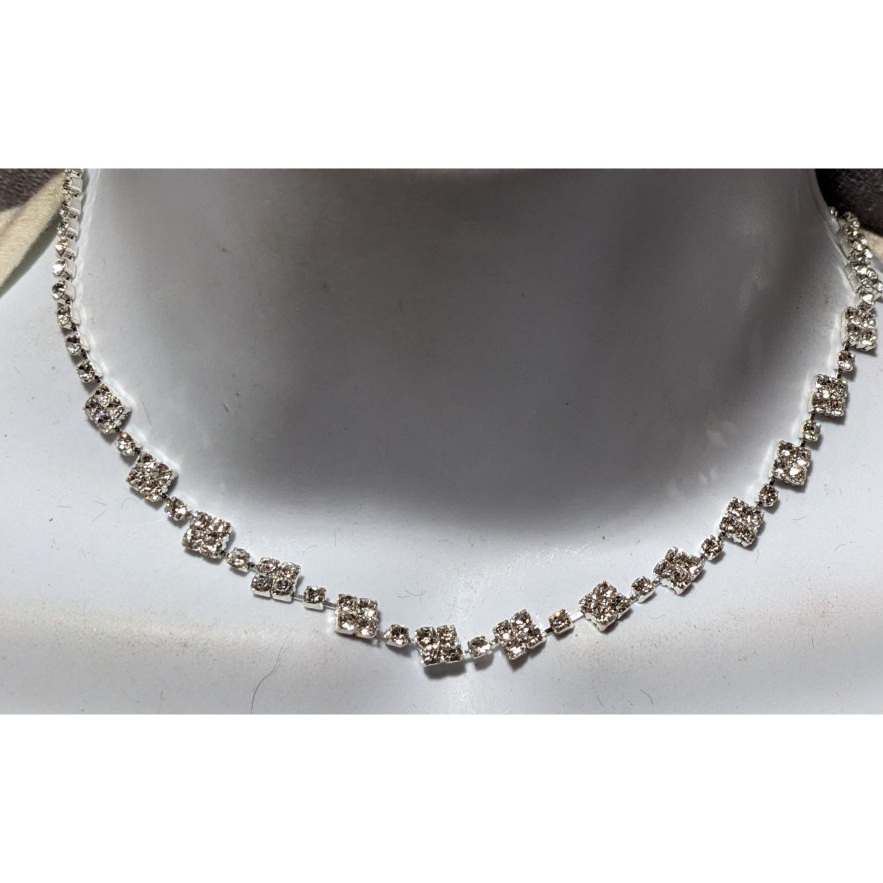 Other Elegant Glam Geometric Silver Rhinestone Necklace Size ONE SIZE - 5 Thumbnail