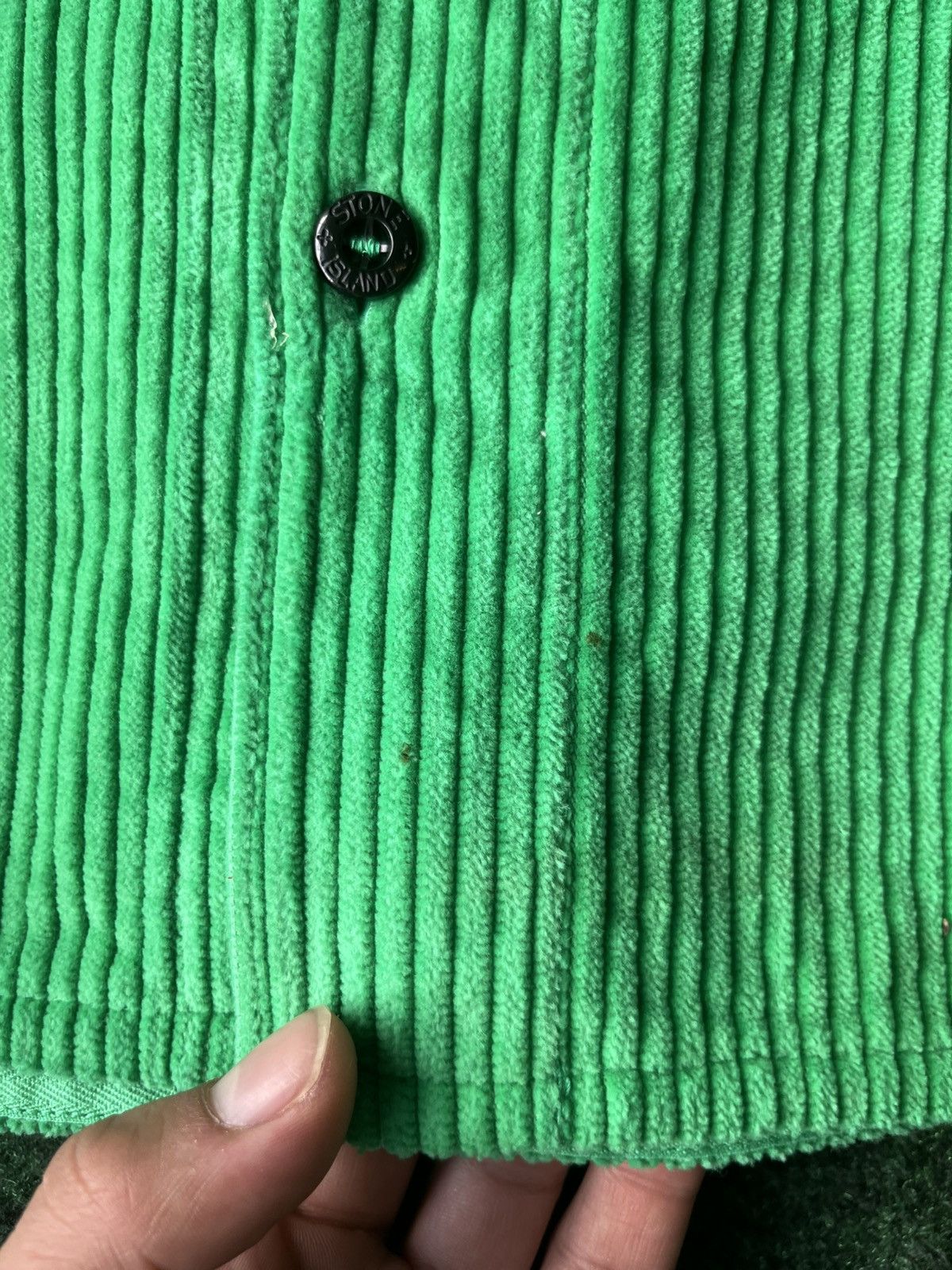 Stone Island USED MICRO CORDUROY STONE ISLAND BUTTON UP SIZE S Size US S / EU 44-46 / 1 - 7 Thumbnail