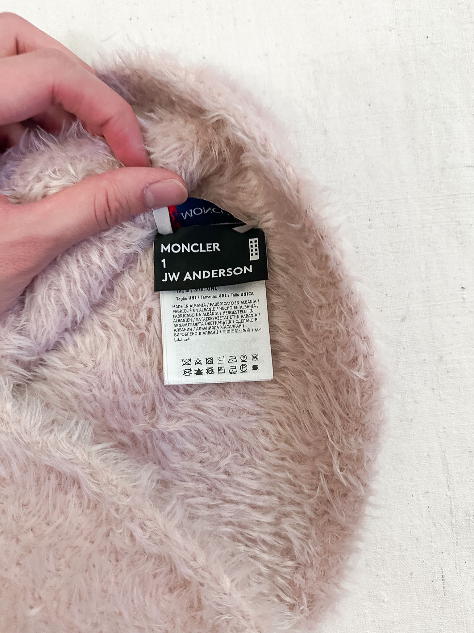 JW Anderson × Moncler Moncler Genius x JW Anderson Pink Fuzzy Hat Size ONE SIZE - 8 Thumbnail