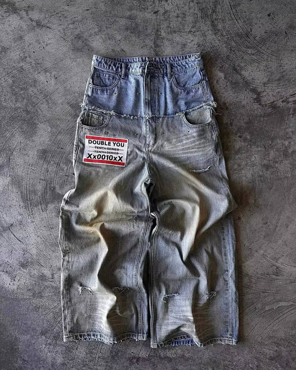 street baggy double-waisted jeans.